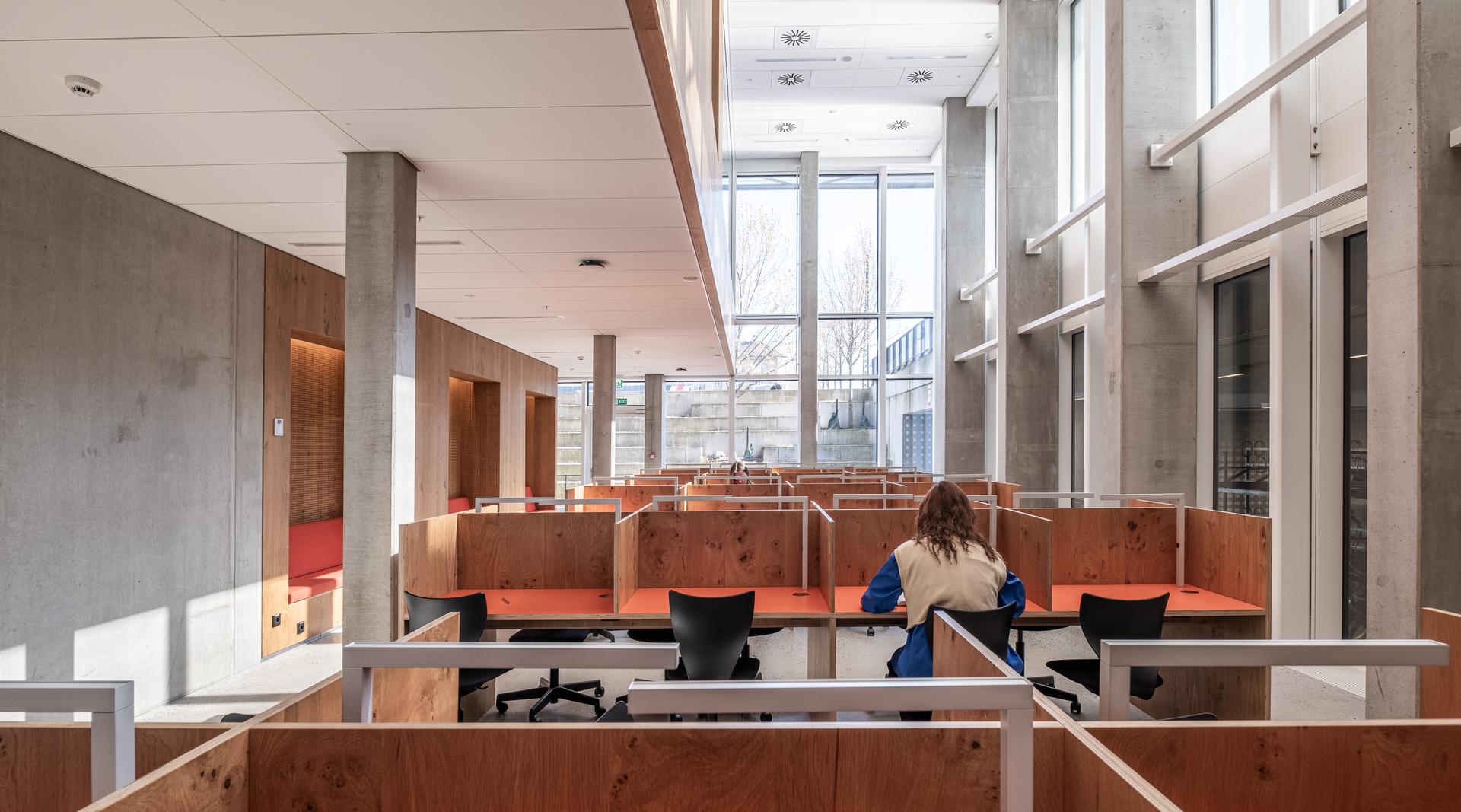 Niels Bohr Building - image 12