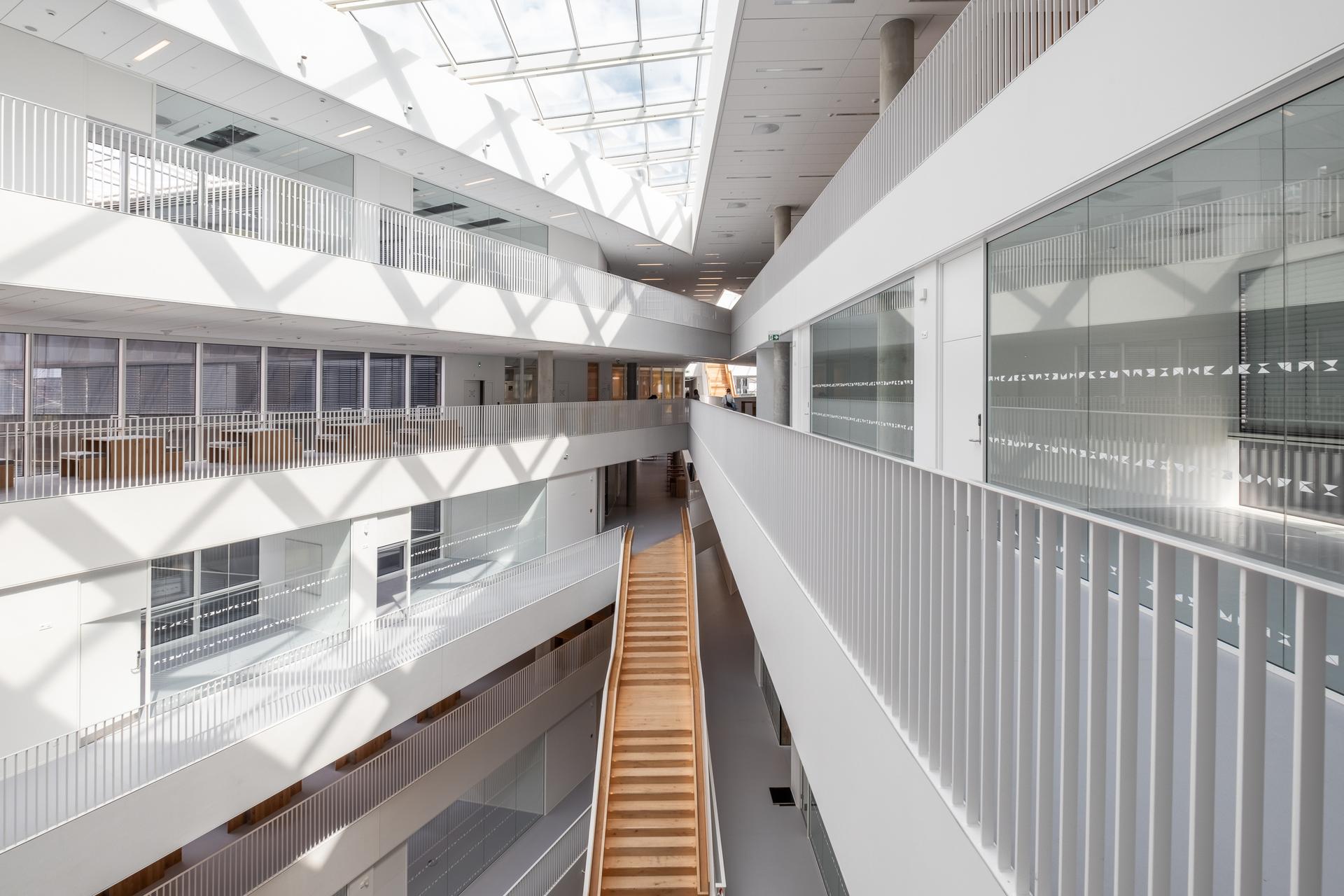 Niels Bohr Building - image 22