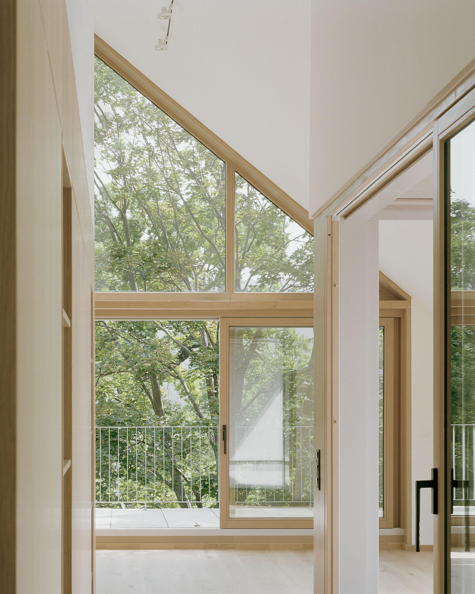 H151 - a house with five apartments - image 8