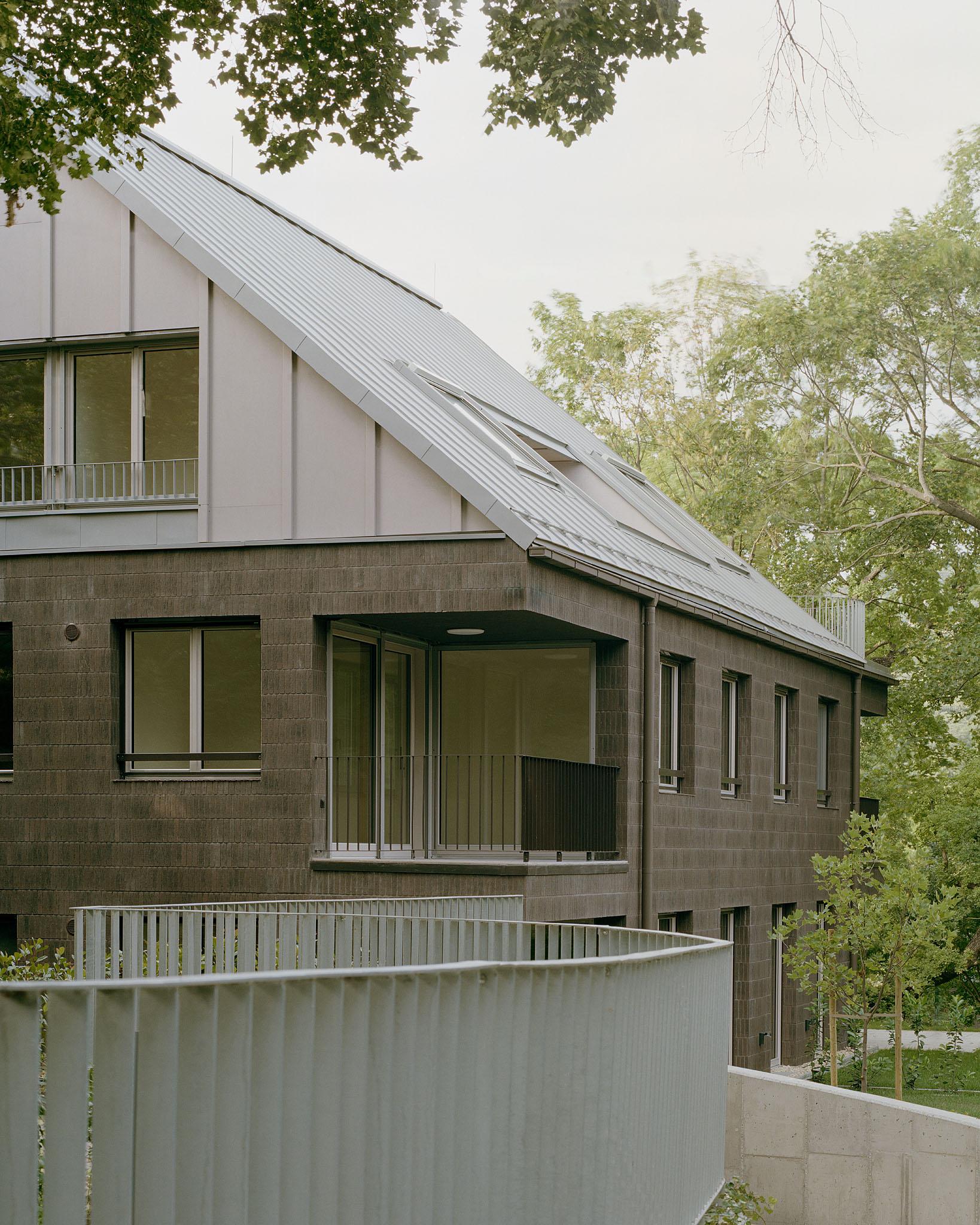 H151 - a house with five apartments - image 14