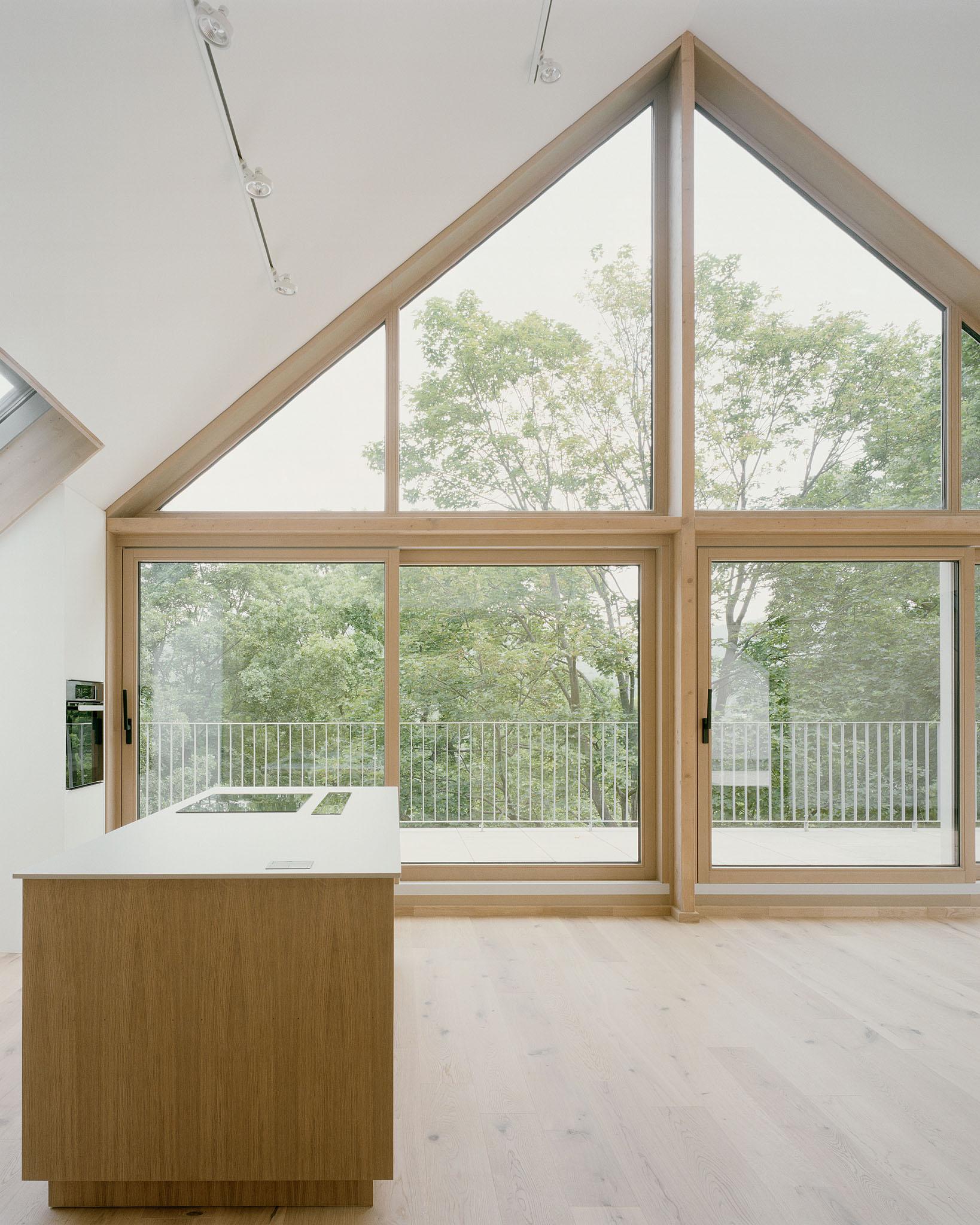 H151 - a house with five apartments - image 9