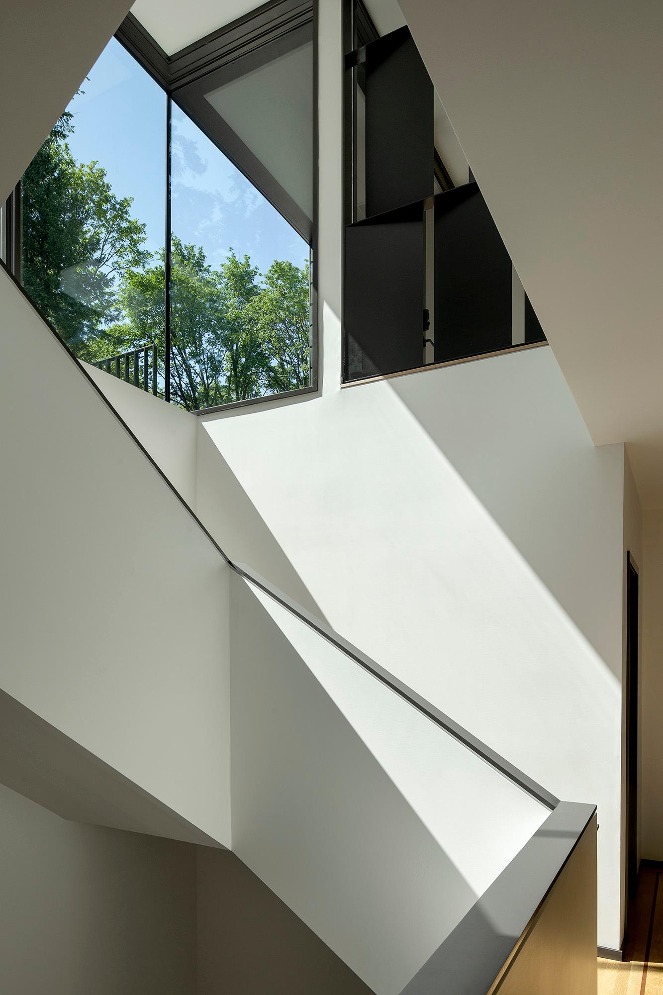 Royal II - image 11
