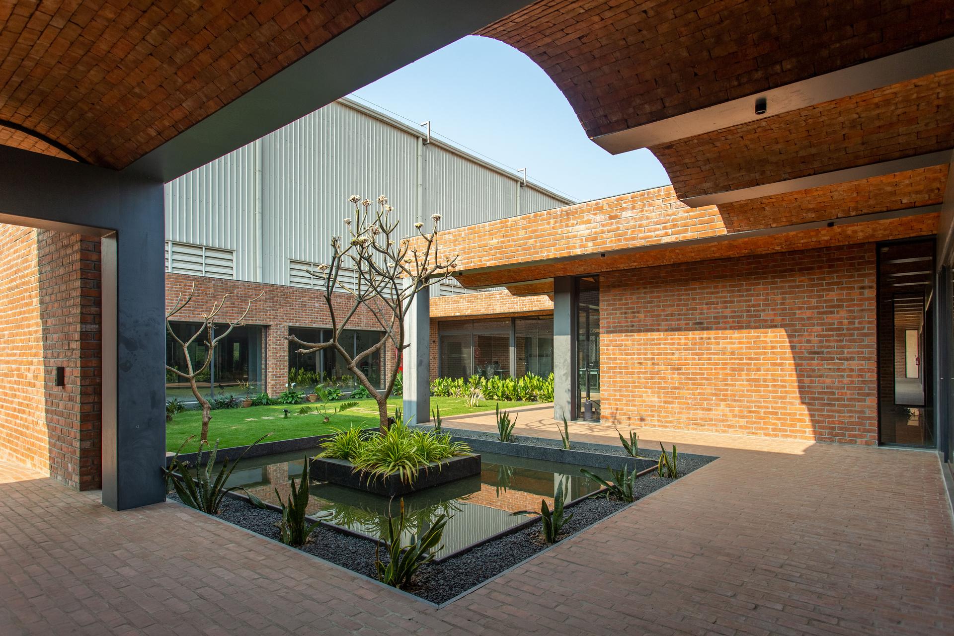 Metallic Bellows Factory Office - image 3