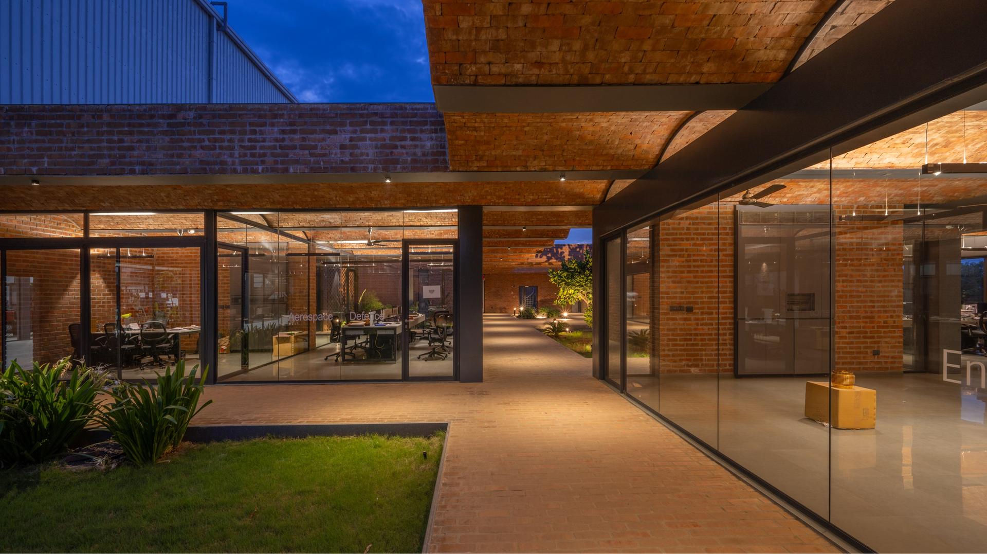 Metallic Bellows Factory Office - image 12