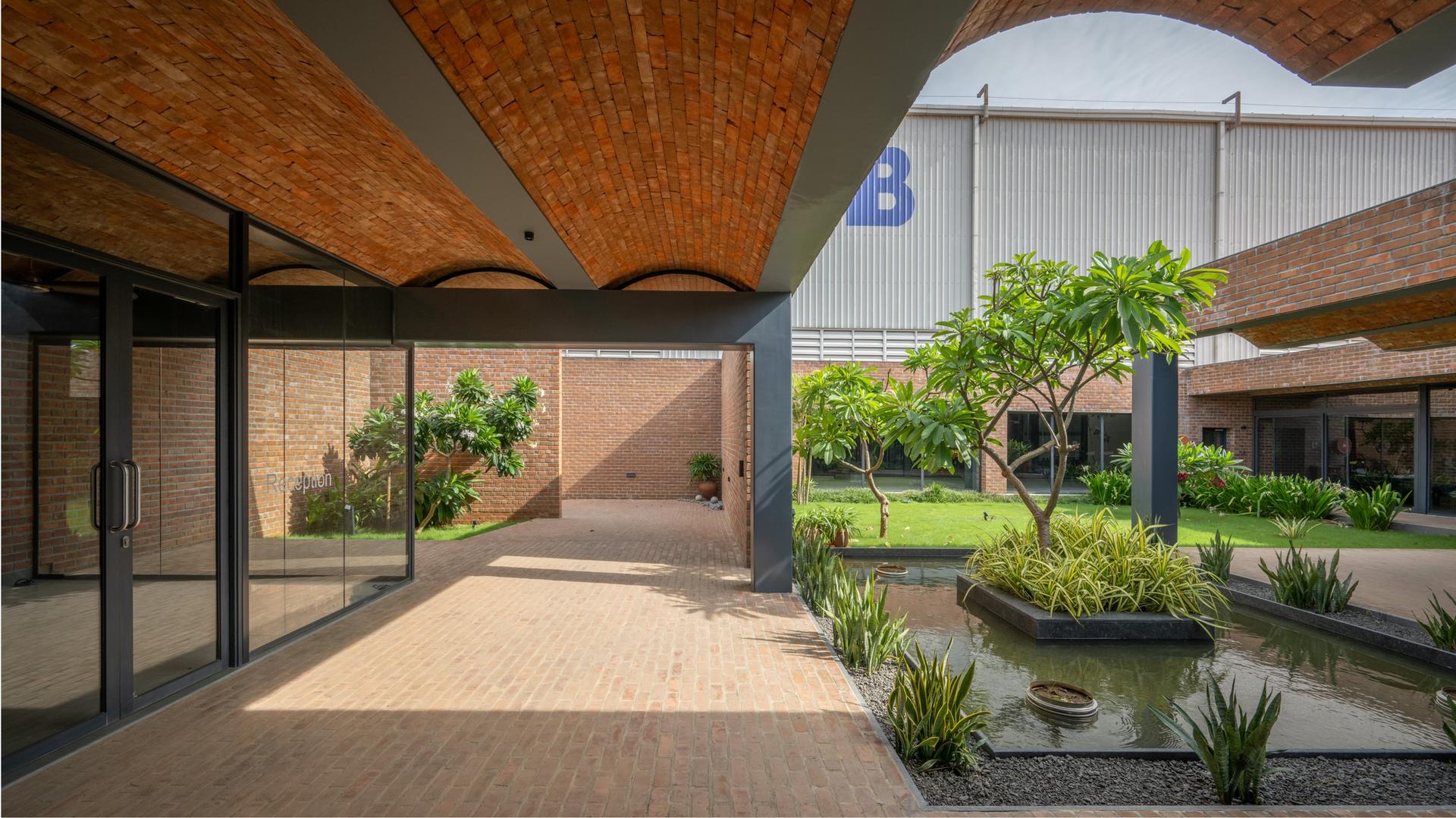 Metallic Bellows Factory Office - image 15