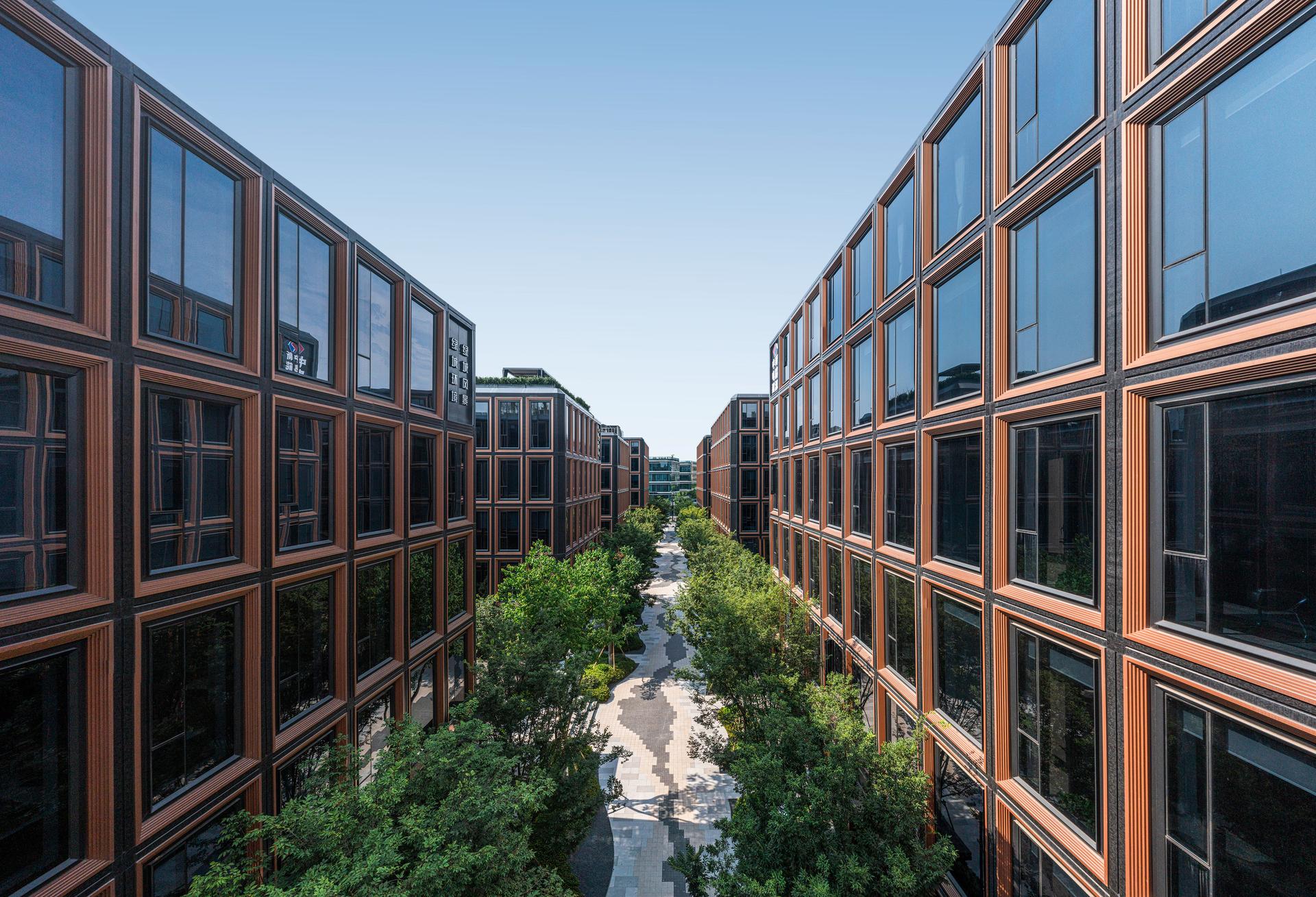 RISING Center: A complex interweaving with elegant and the wetlands context - image 28