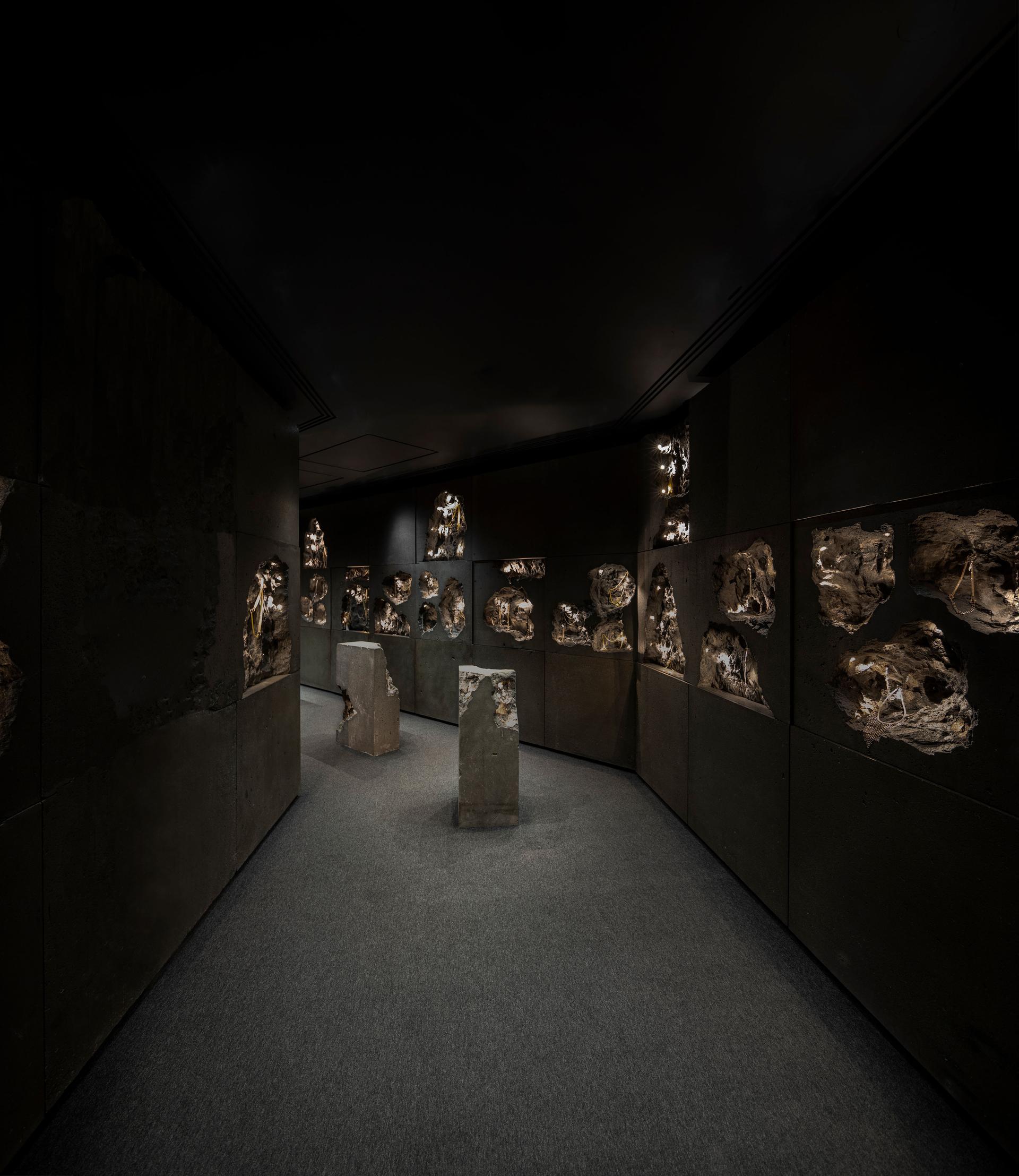 Beheshti Gold Gallery (Bijou Shop in Tehran Grand Bazaar) - image 2