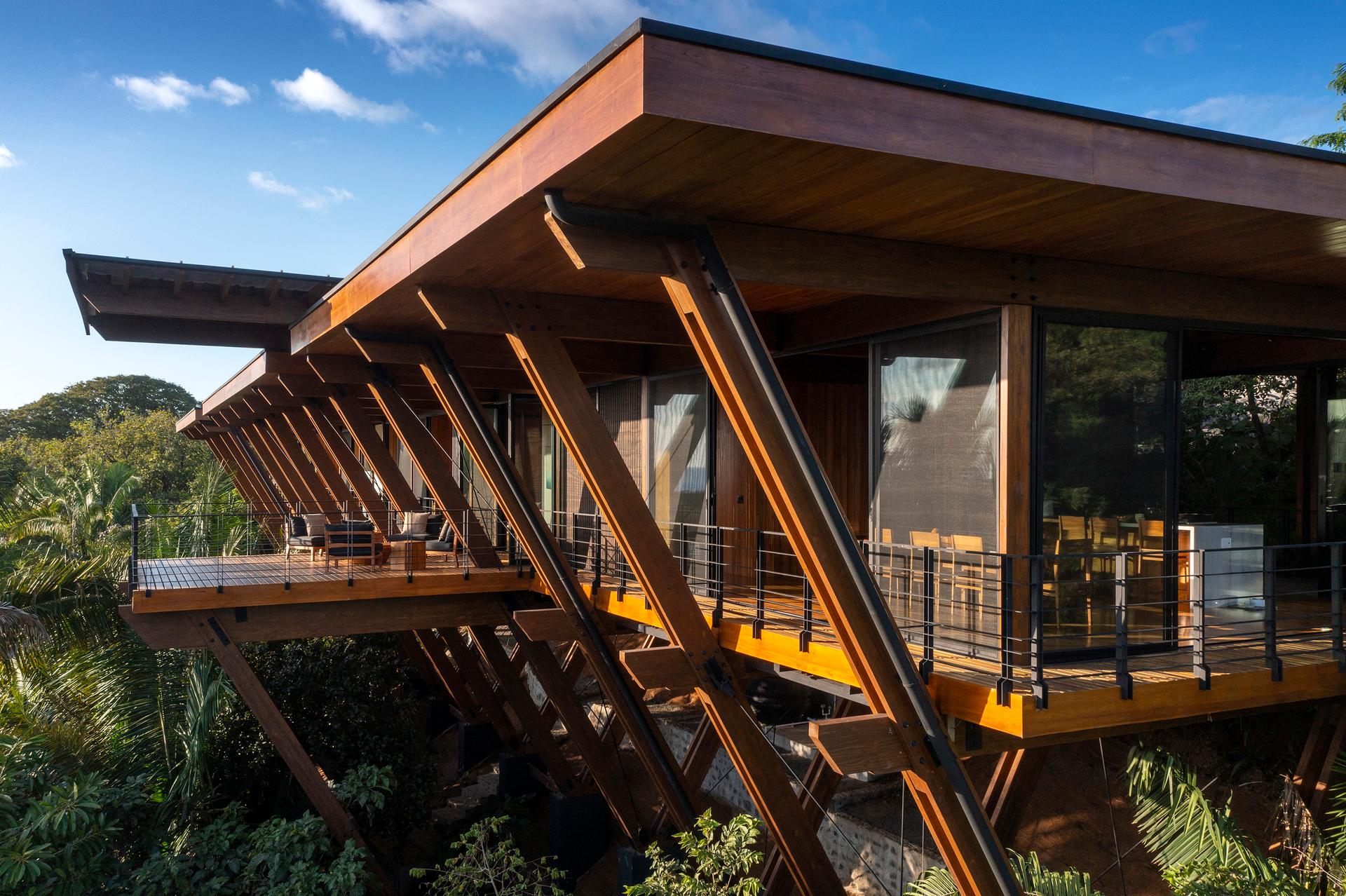Loma Sagrada House