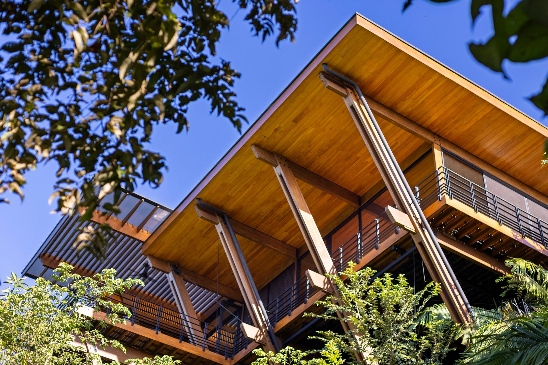 Loma Sagrada House - image 10