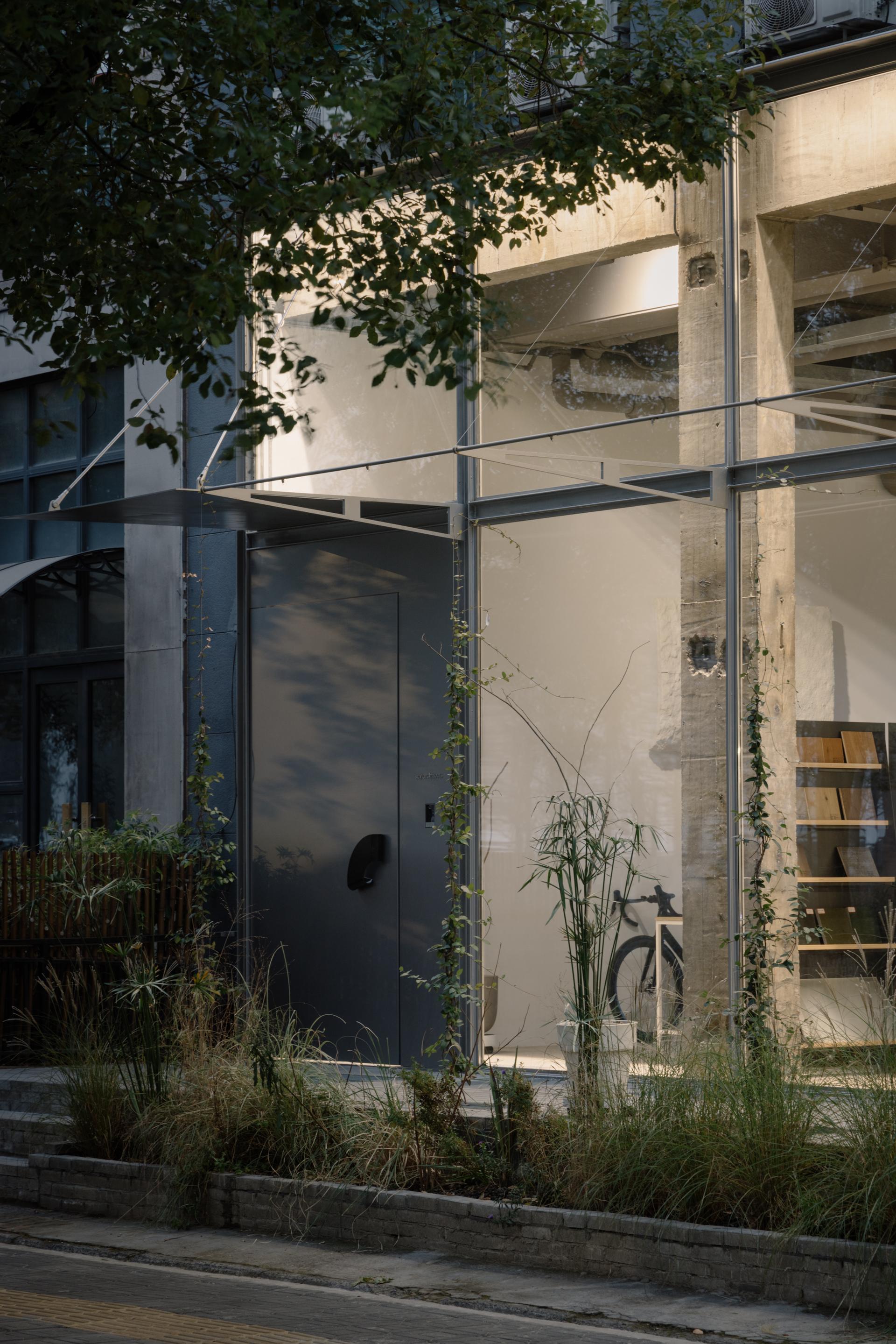 say architects Community Office - image 2