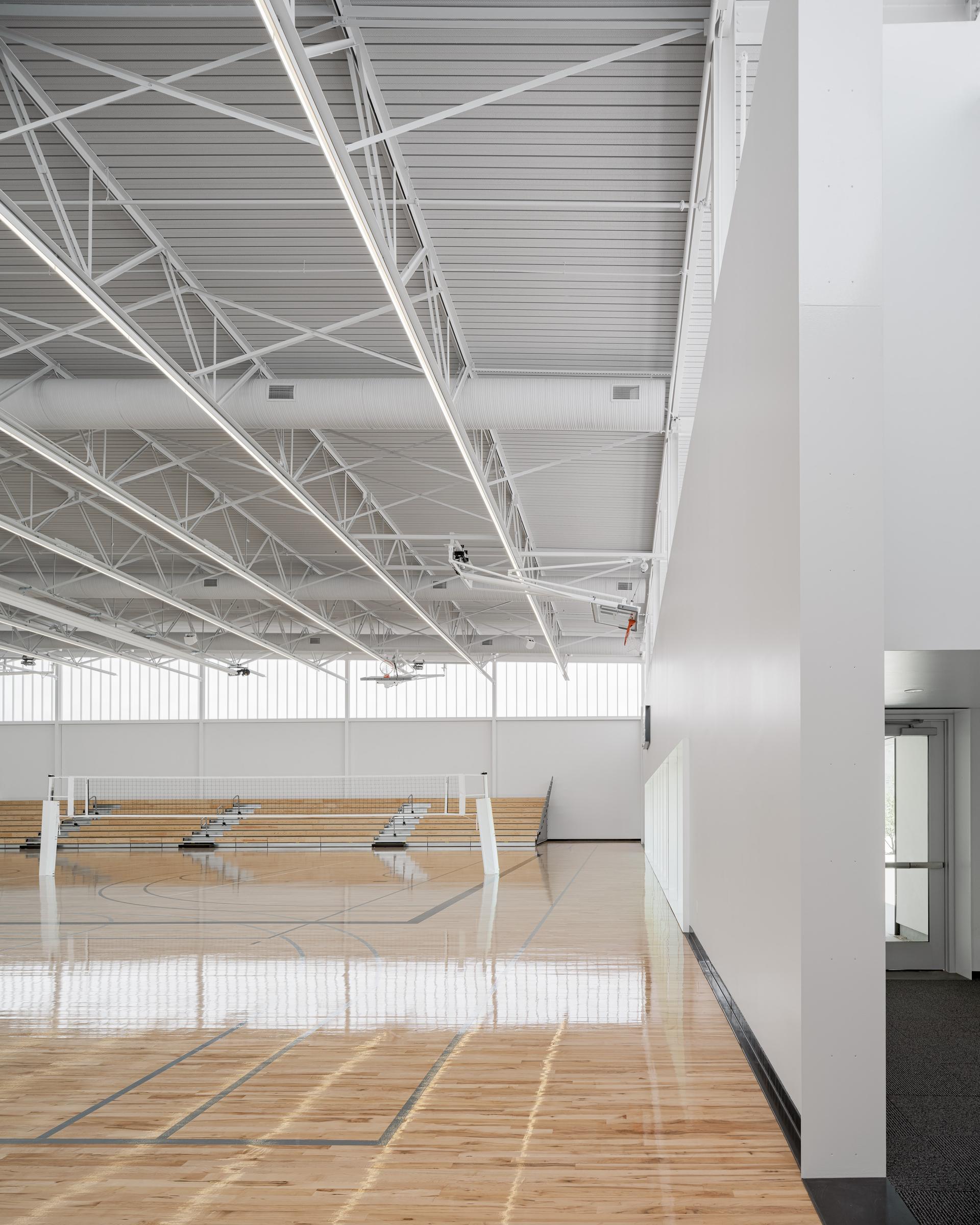 haven gymnasium - image 11