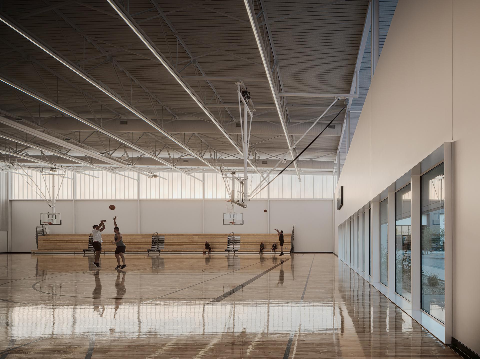 haven gymnasium - image 13