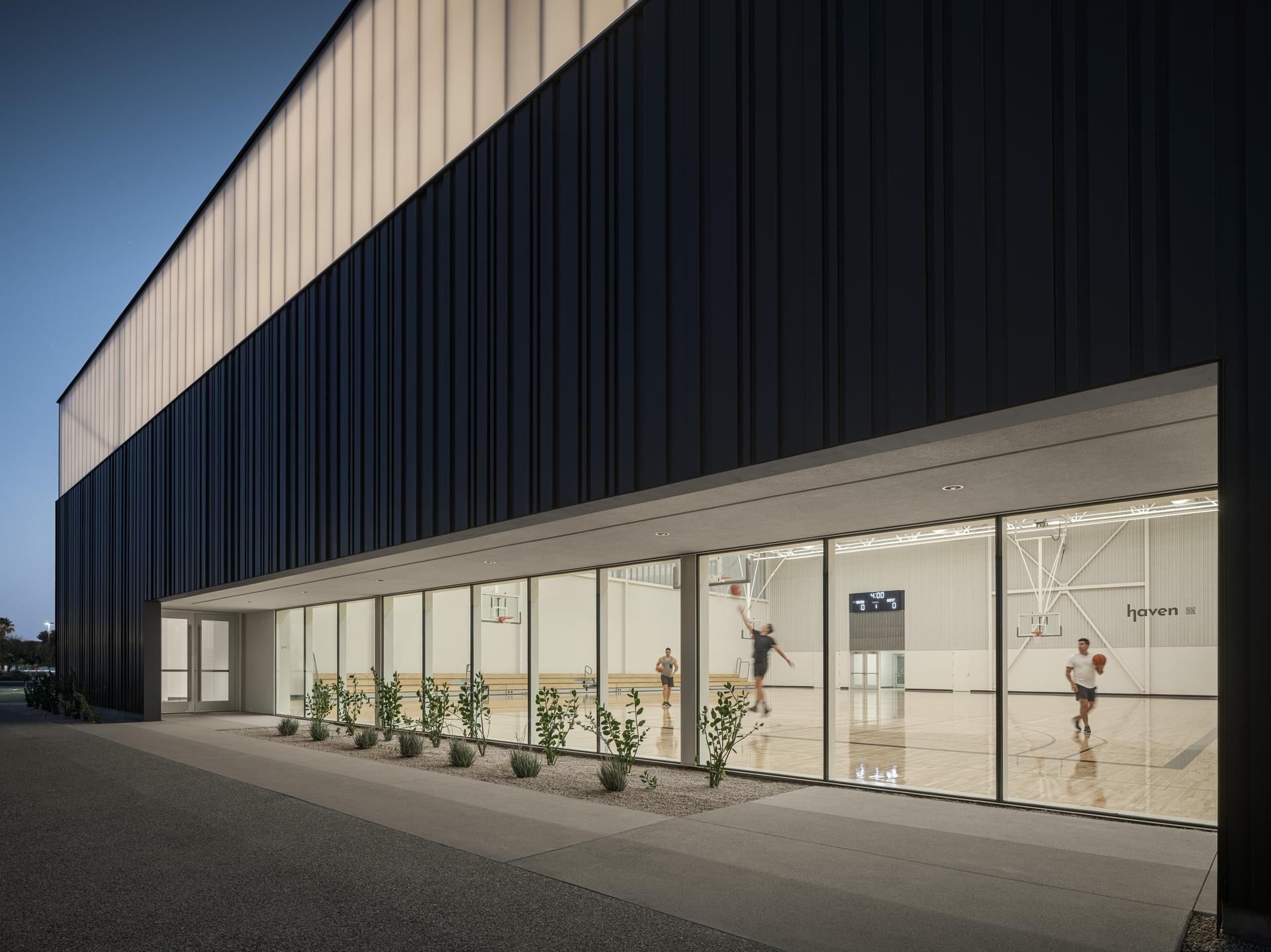 haven gymnasium - image 17