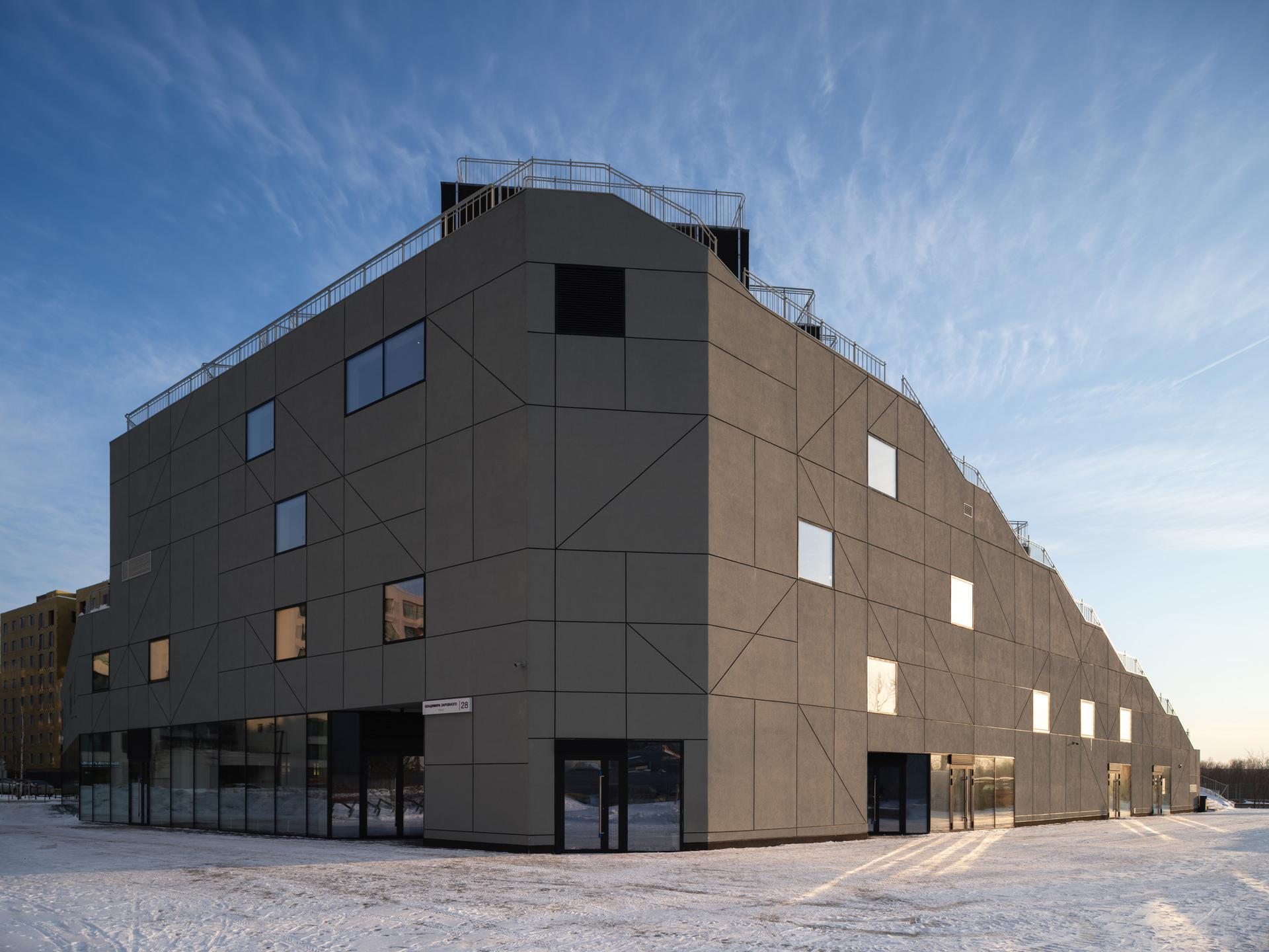 Multifunctional community center based on parking in the "European Riverfront" - image 9