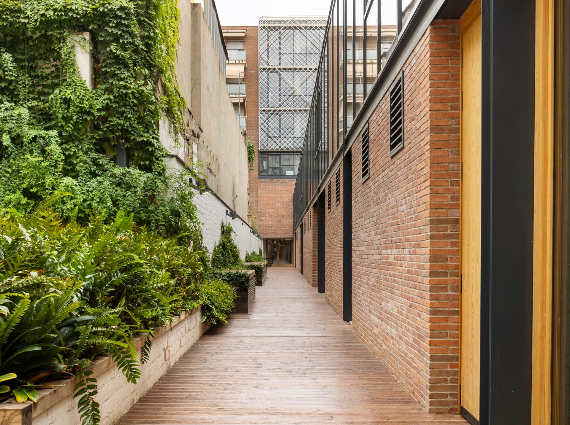 KNEM Offices - image 12