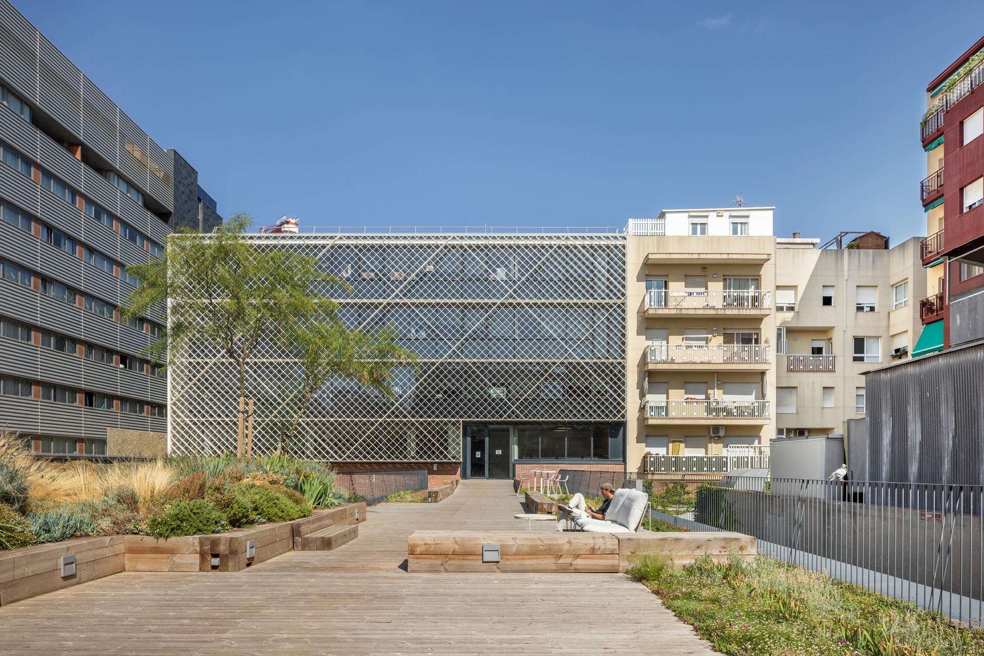 KNEM Offices - image 9