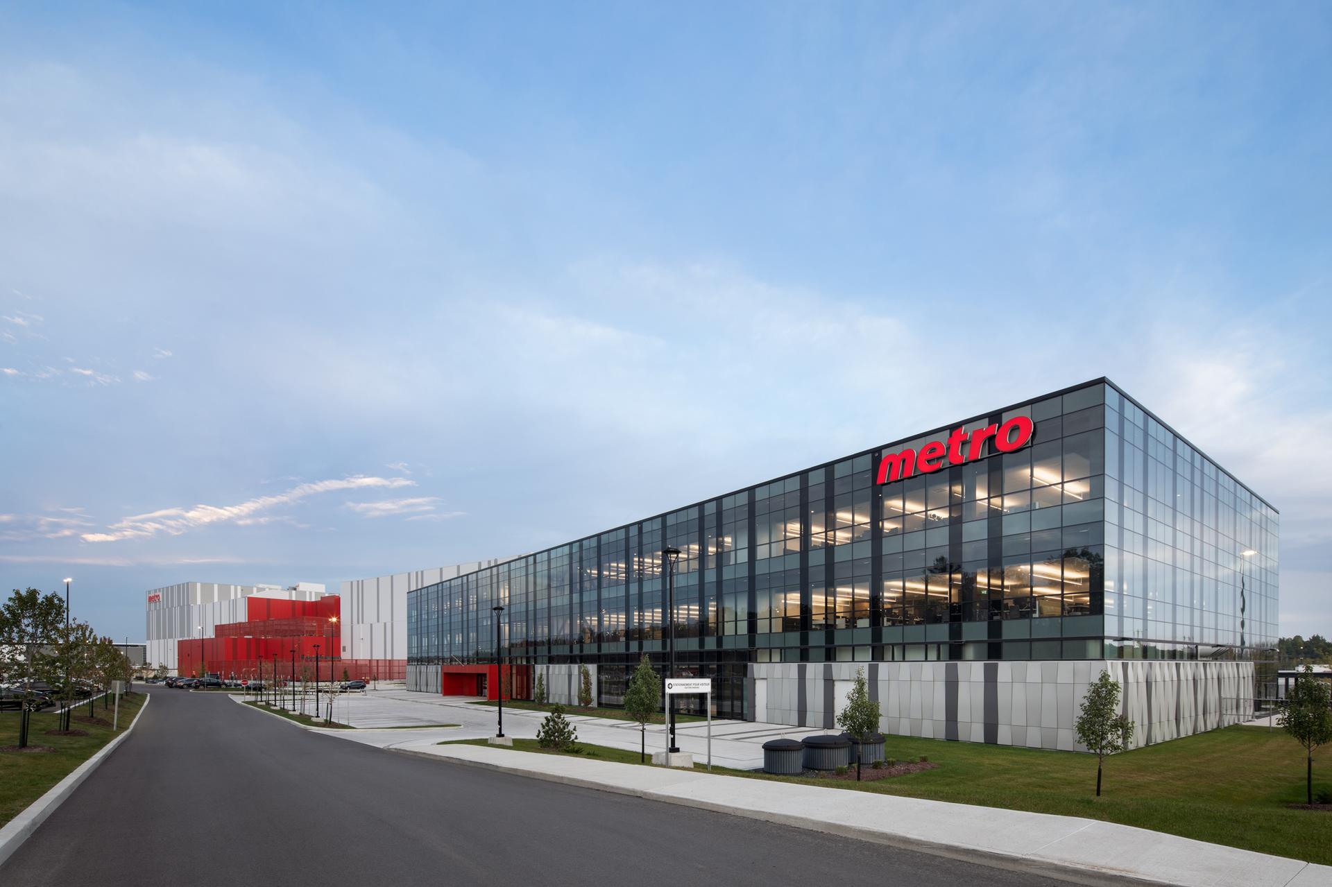 METRO Distribution Centre - image 2