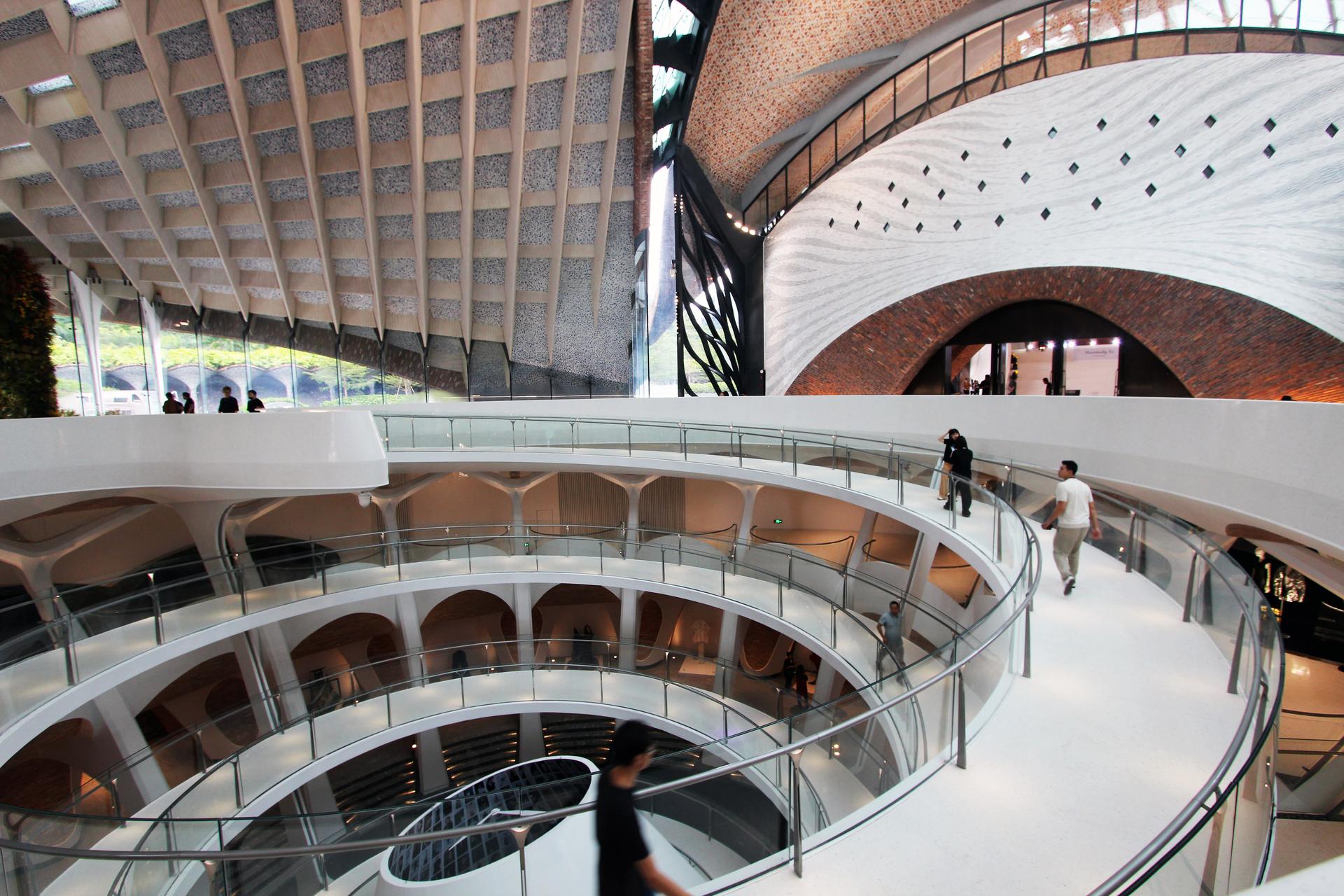 Marisfrolg Fashion Campus - image 21