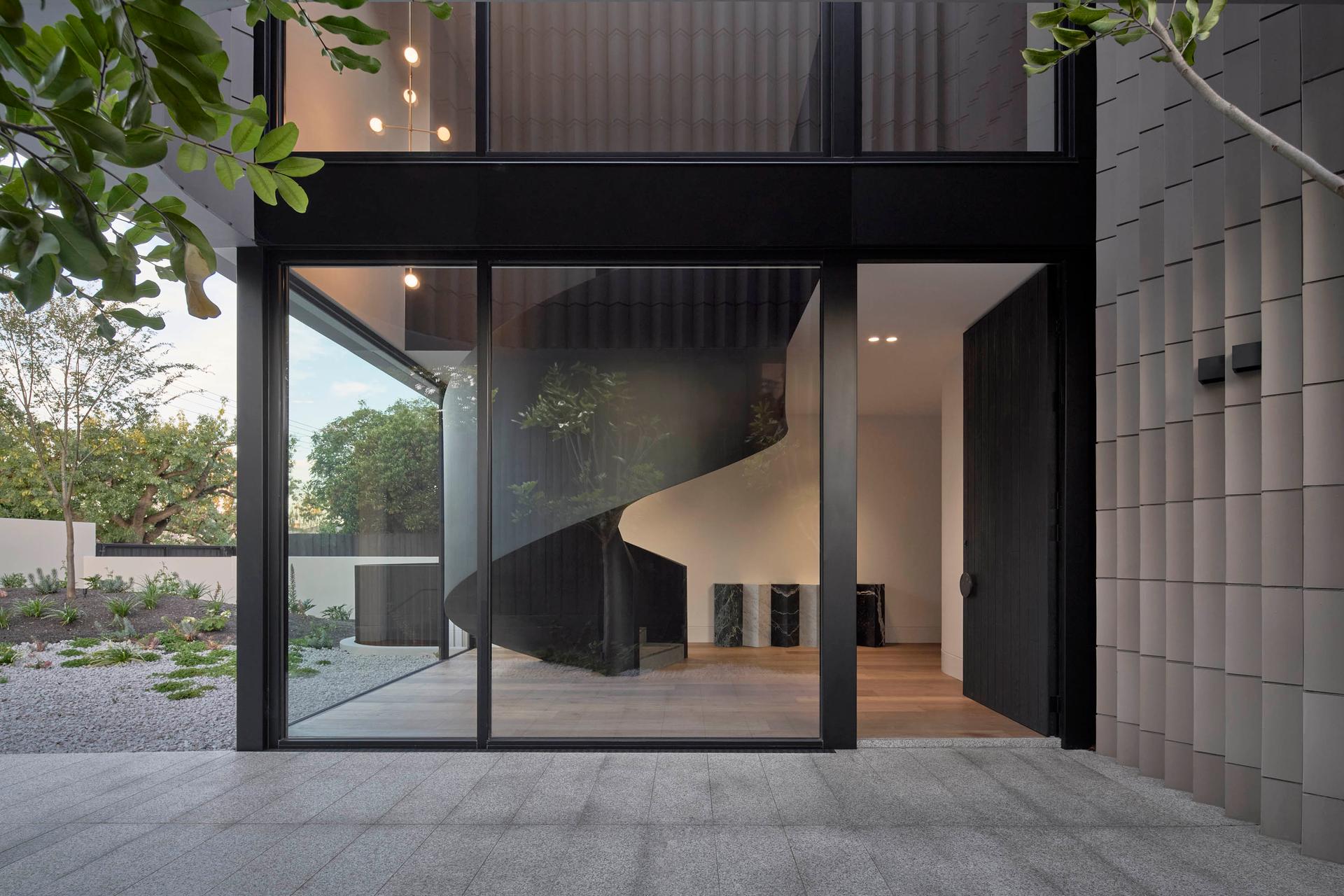 Peak House - image 7
