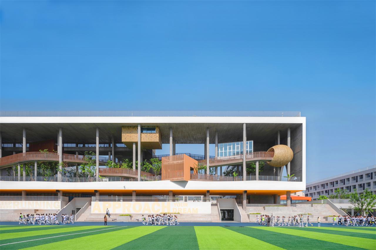 Huizhen High School