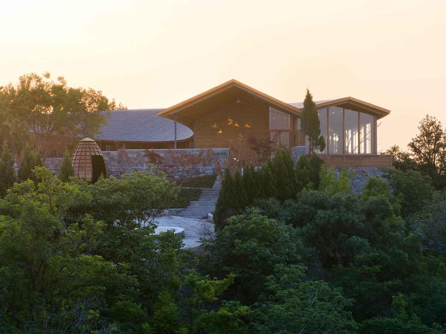 Dapi Mountain Pavilion - image 6