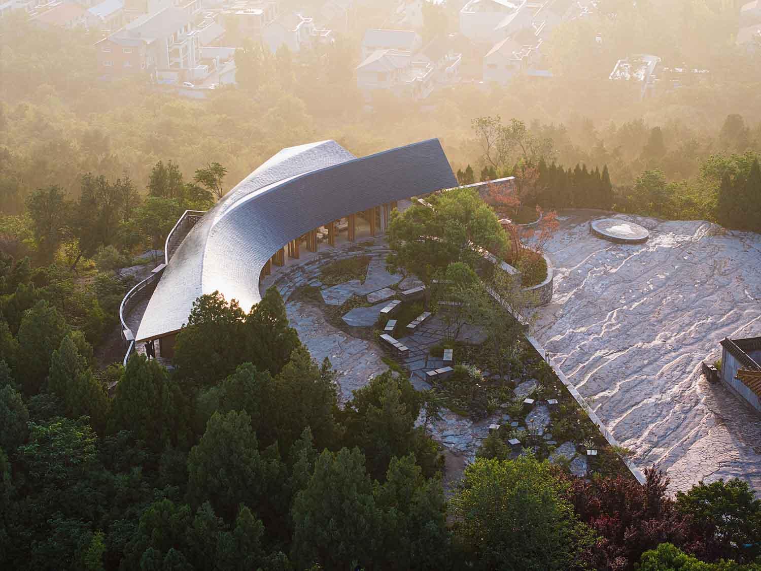 Dapi Mountain Pavilion - image 4