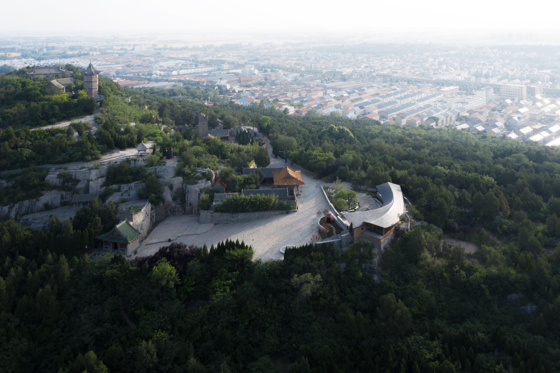 Dapi Mountain Pavilion