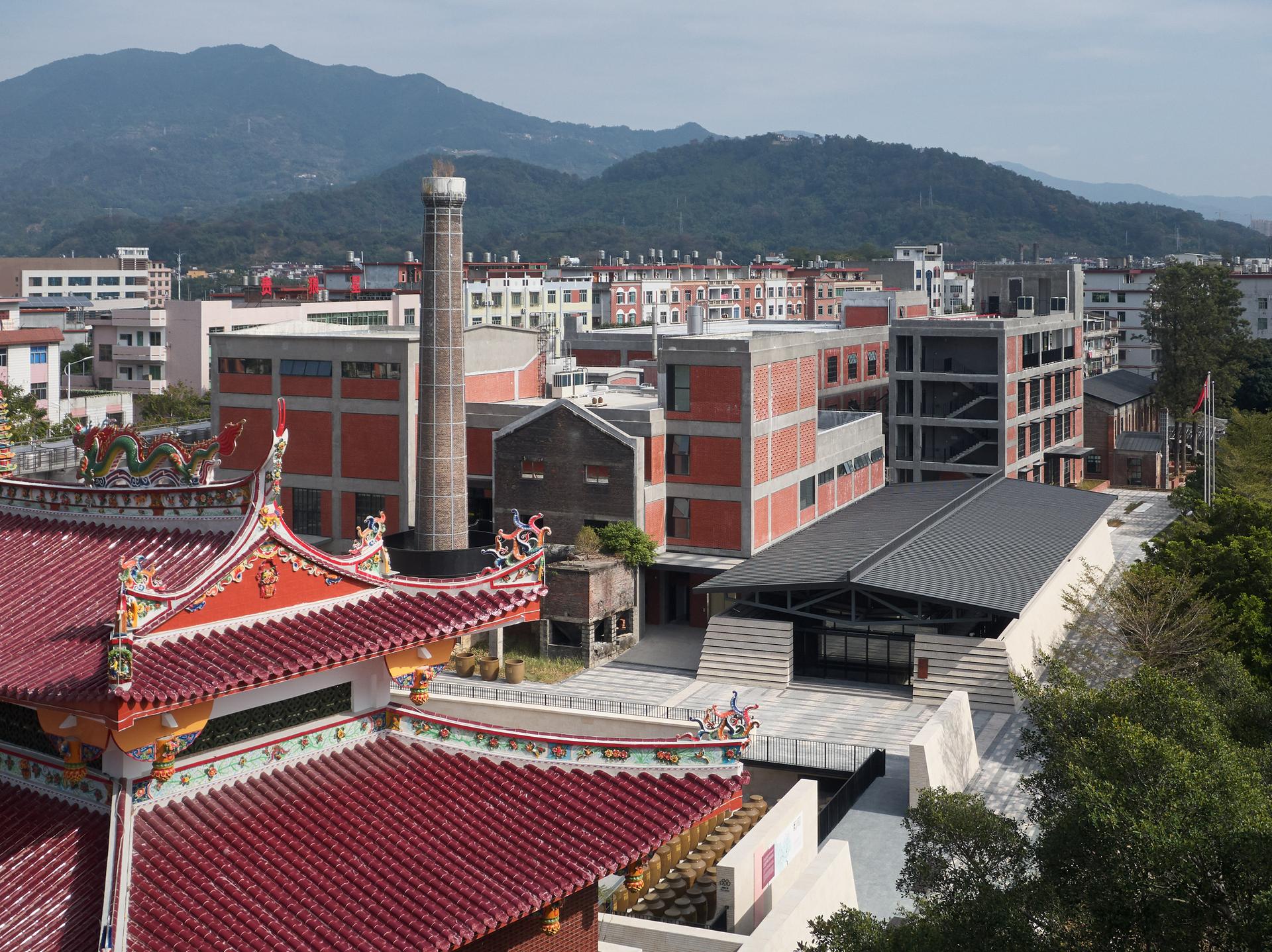 Sightseeing Factory of Yongchun Red Vinegar - image 2