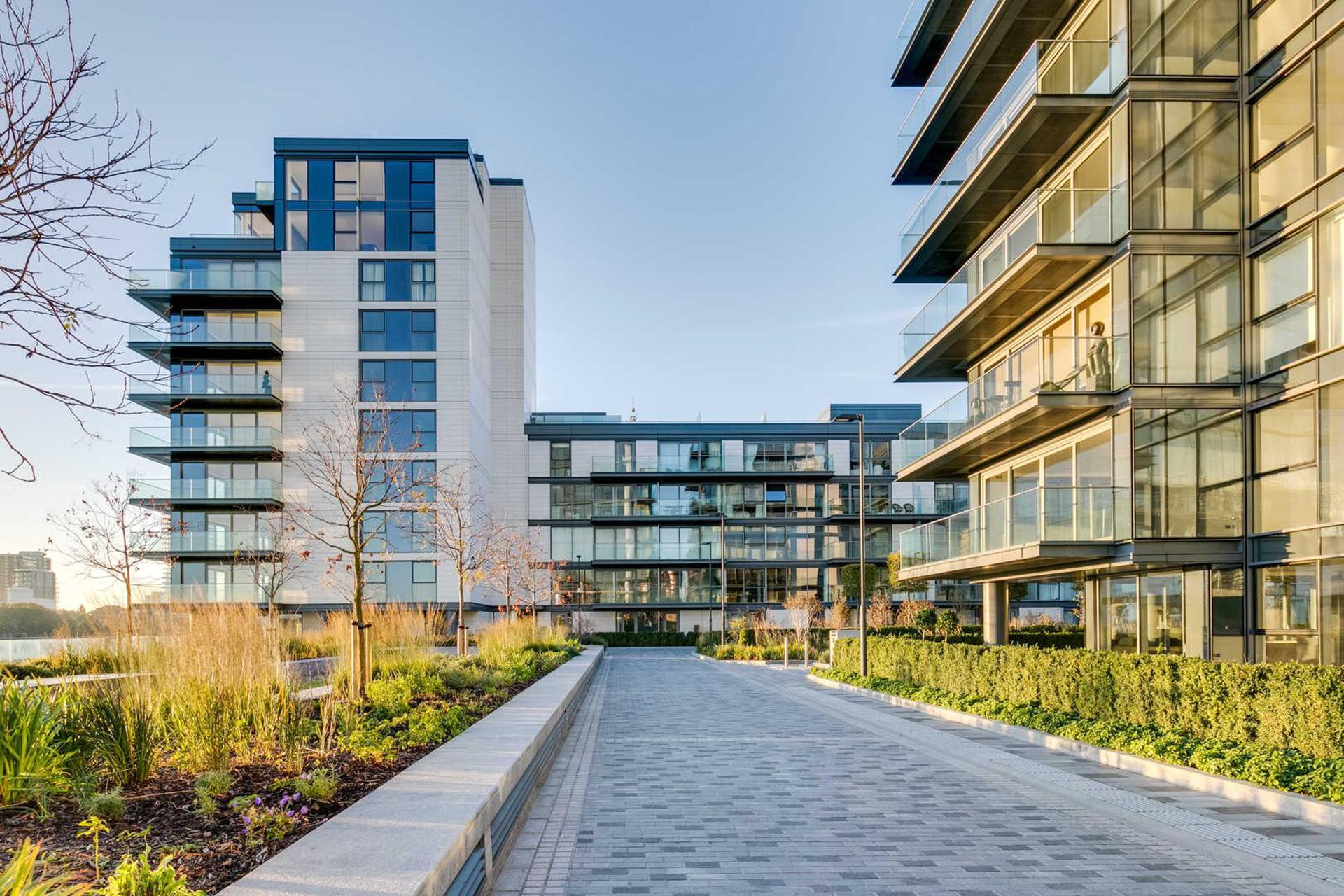 Chelsea Waterfront - image 11