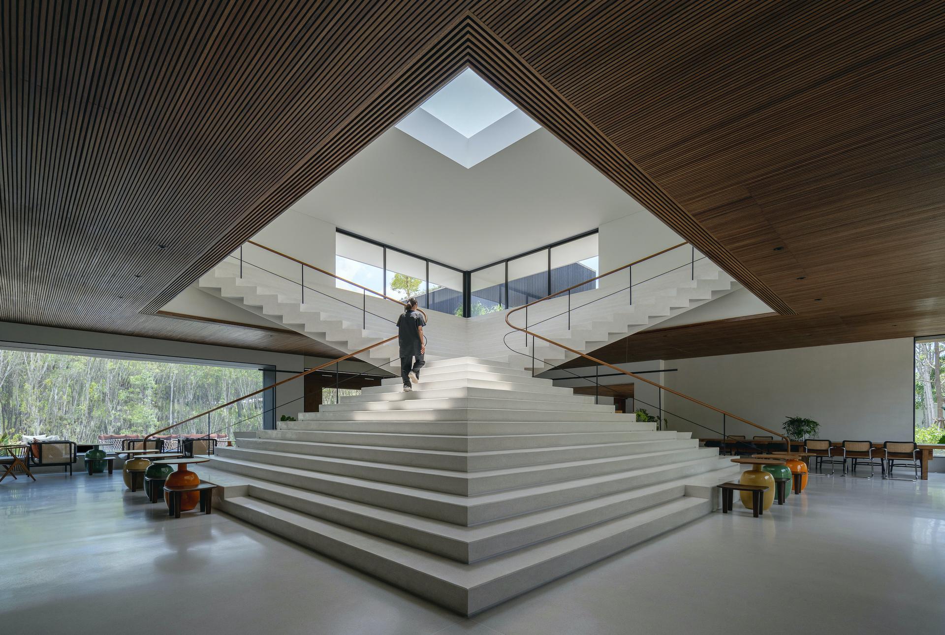 Tree O'clock — Villa Qabalah - image 4