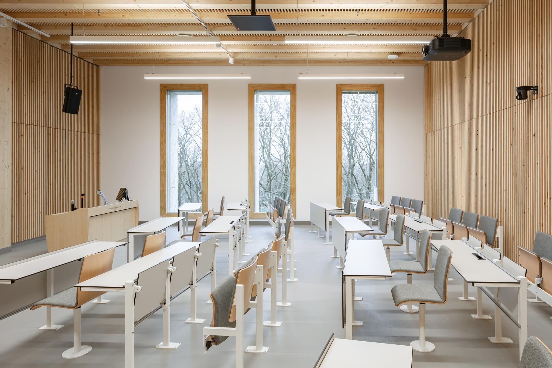 Marga Klompé Building - image 21