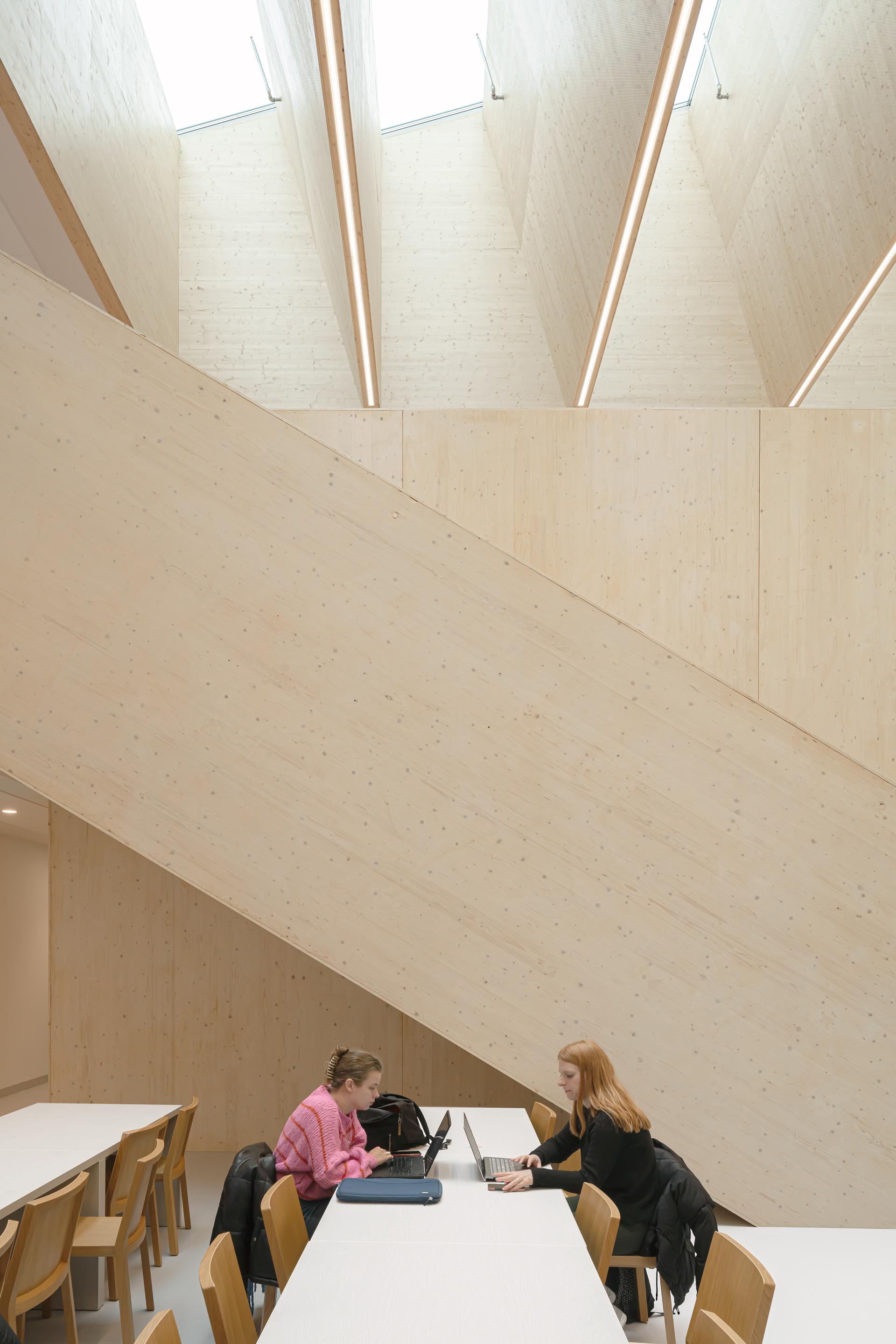 Marga Klompé Building - image 30