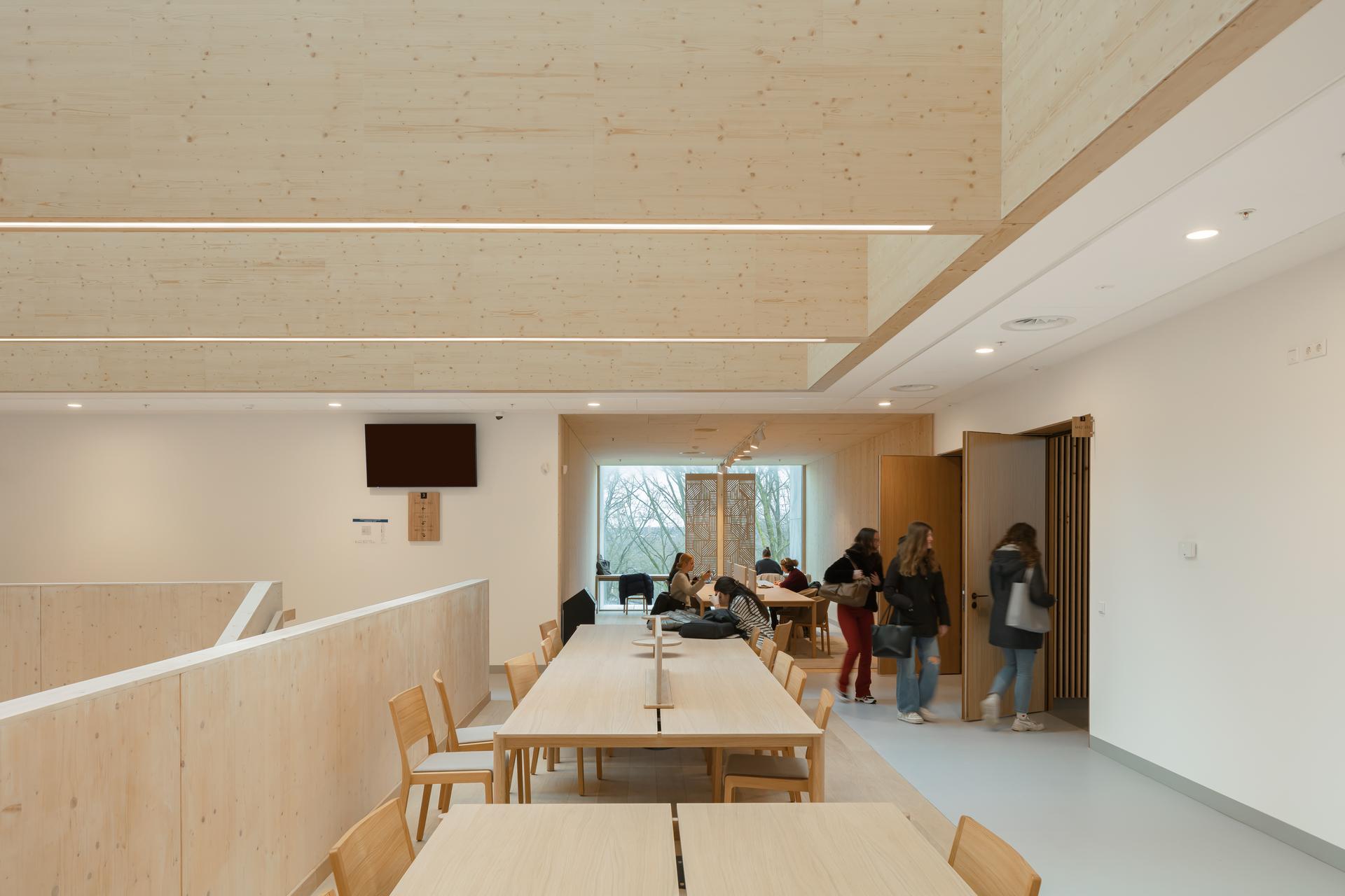 Marga Klompé Building - image 36