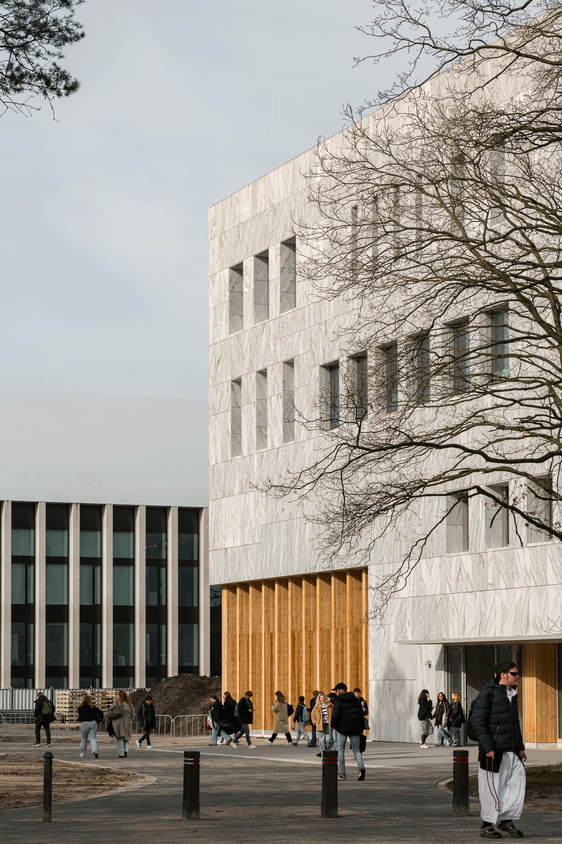 Marga Klompé Building - image 40