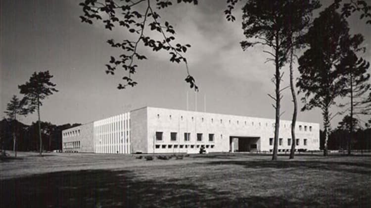 Marga Klompé Building - image 50