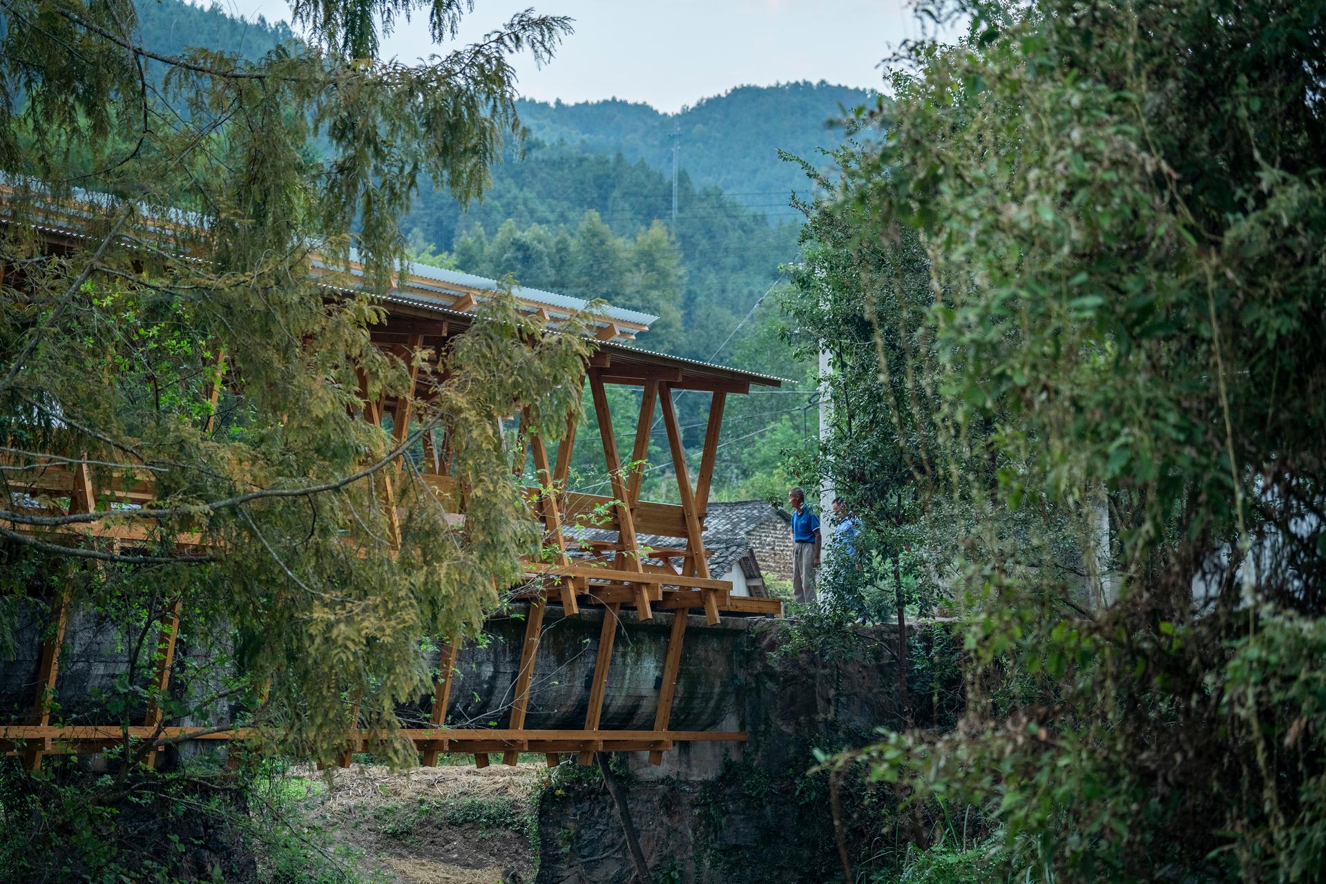 FW JI·Covered Bridge on Aqueduct - image 13