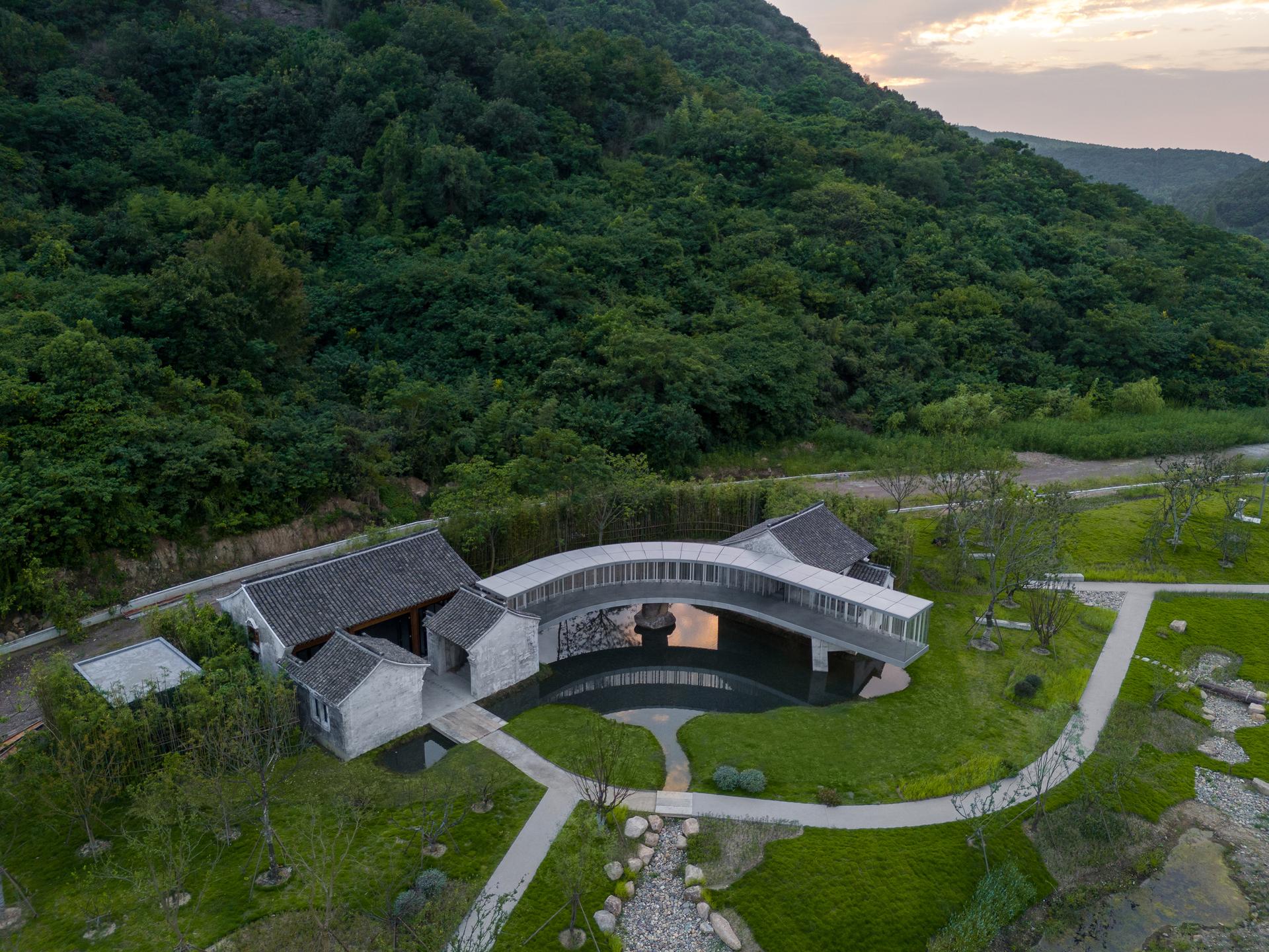Lakeside Teahouse - image 2
