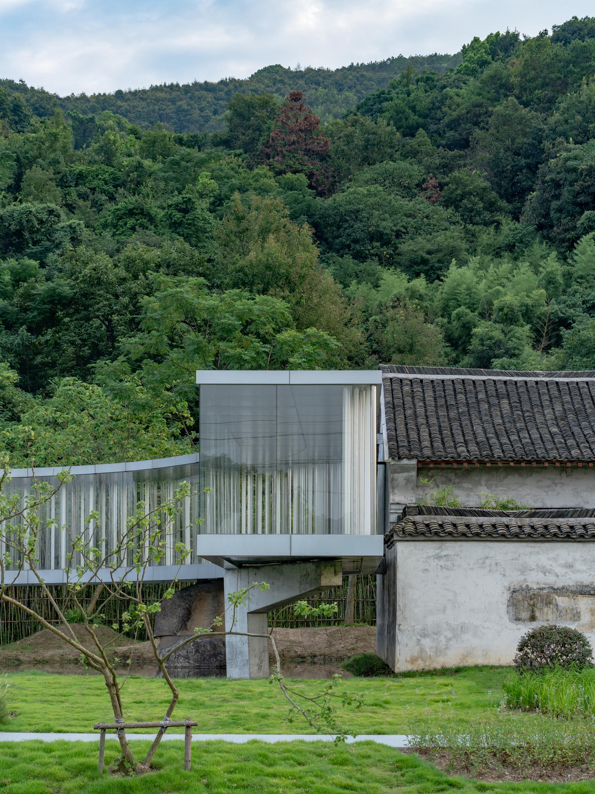Lakeside Teahouse - image 5