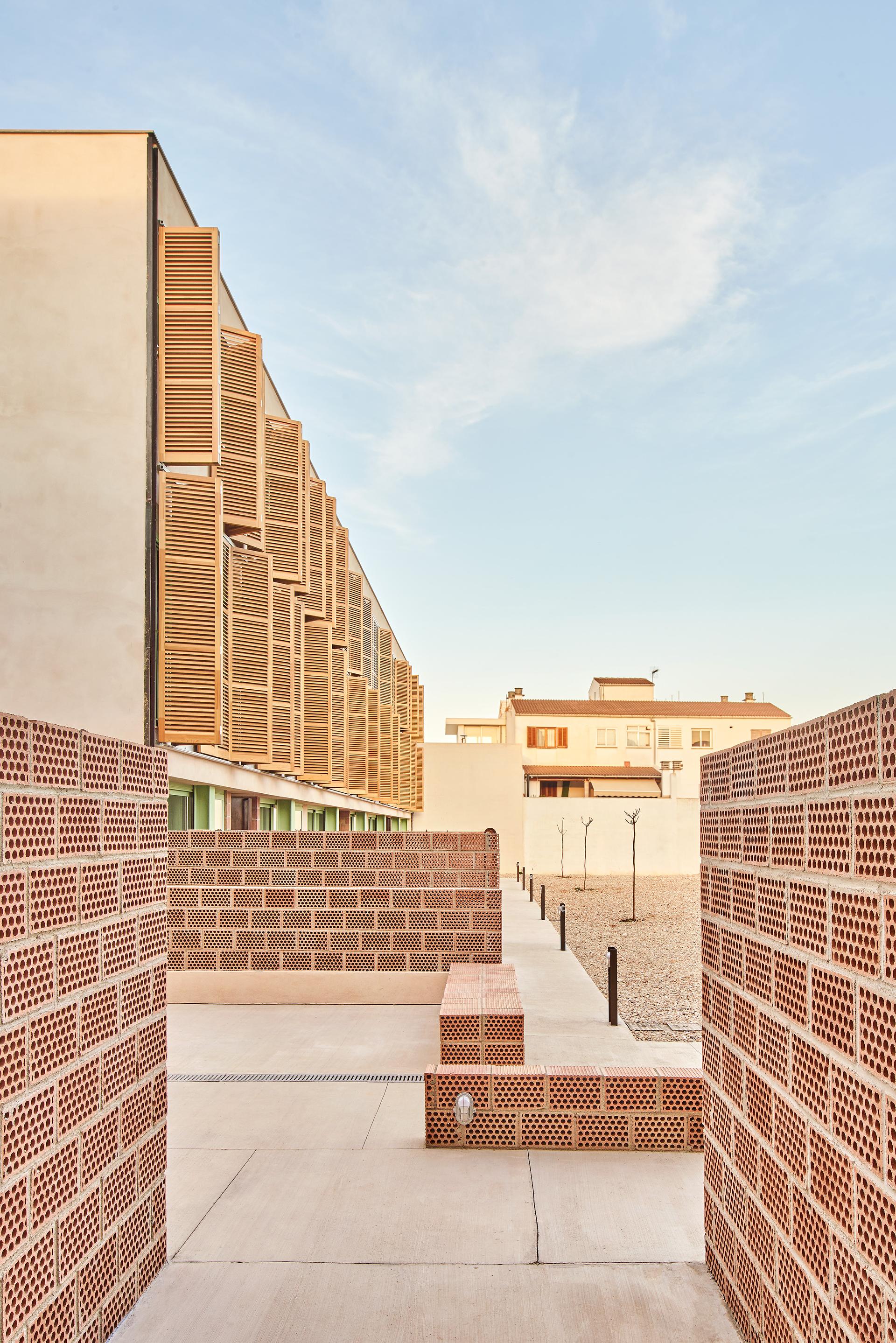 54 social housing in Inca, Mallorca, Balearic Islands - image 12
