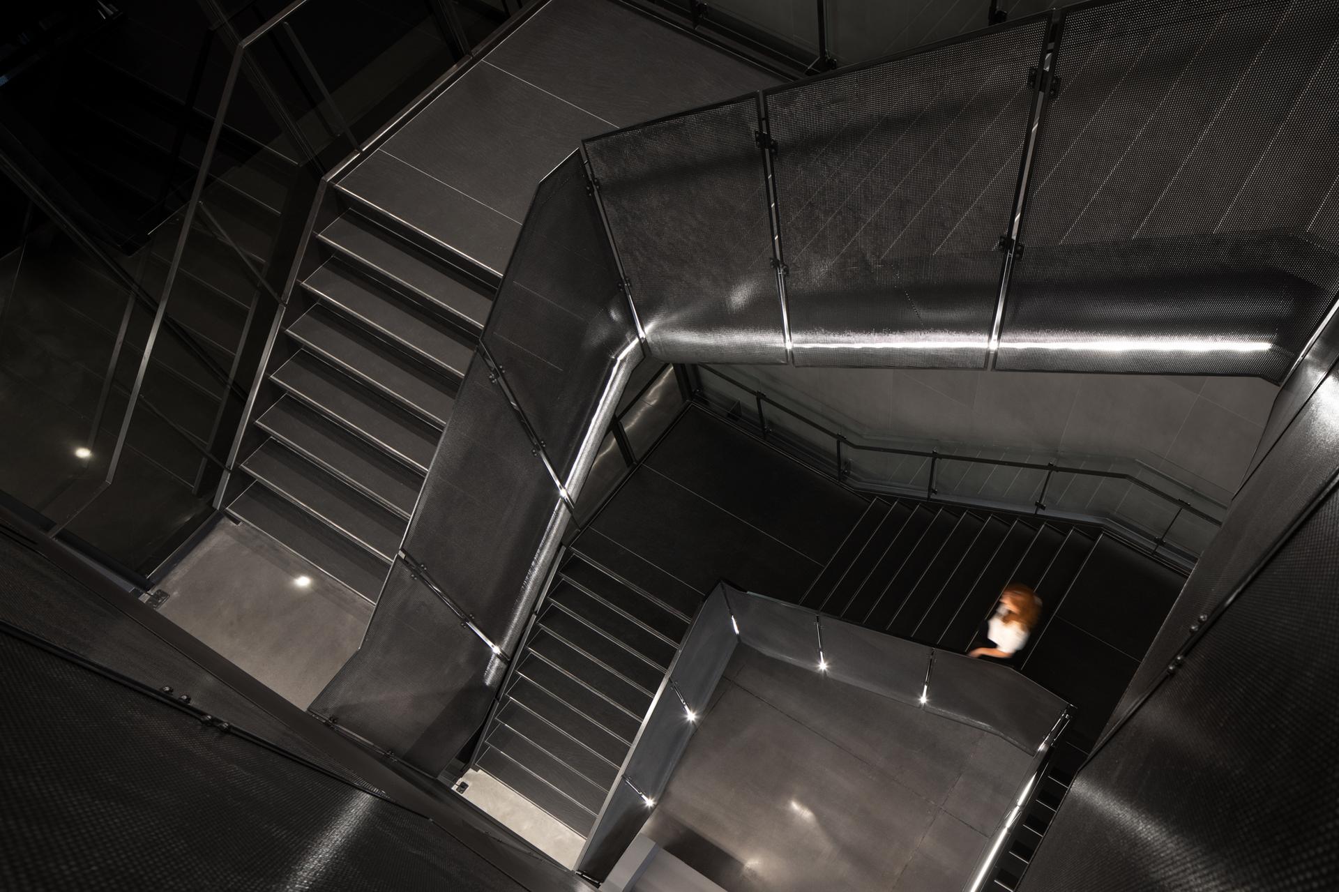 METRO Distribution Centre - image 15