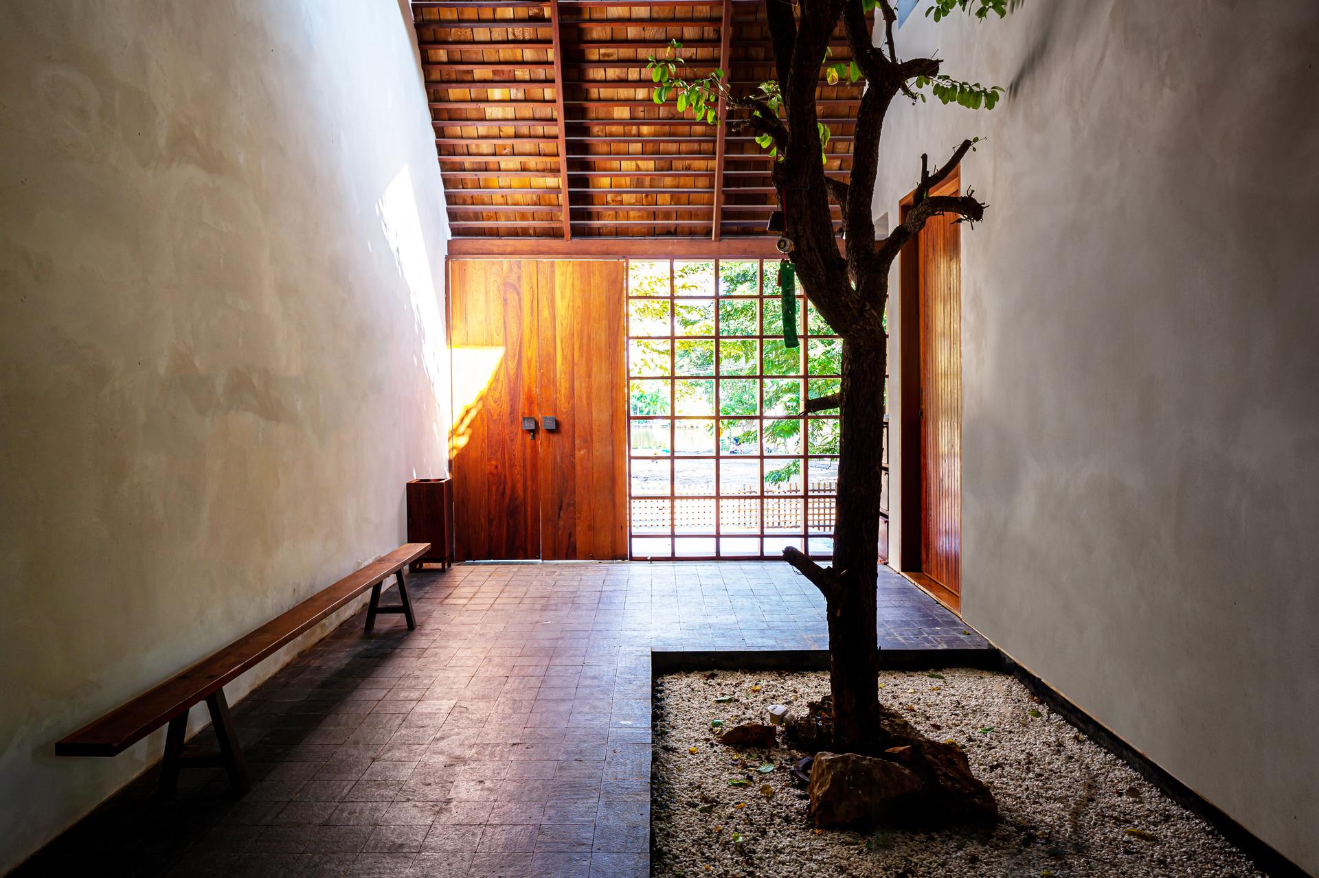 Seen House - image 7