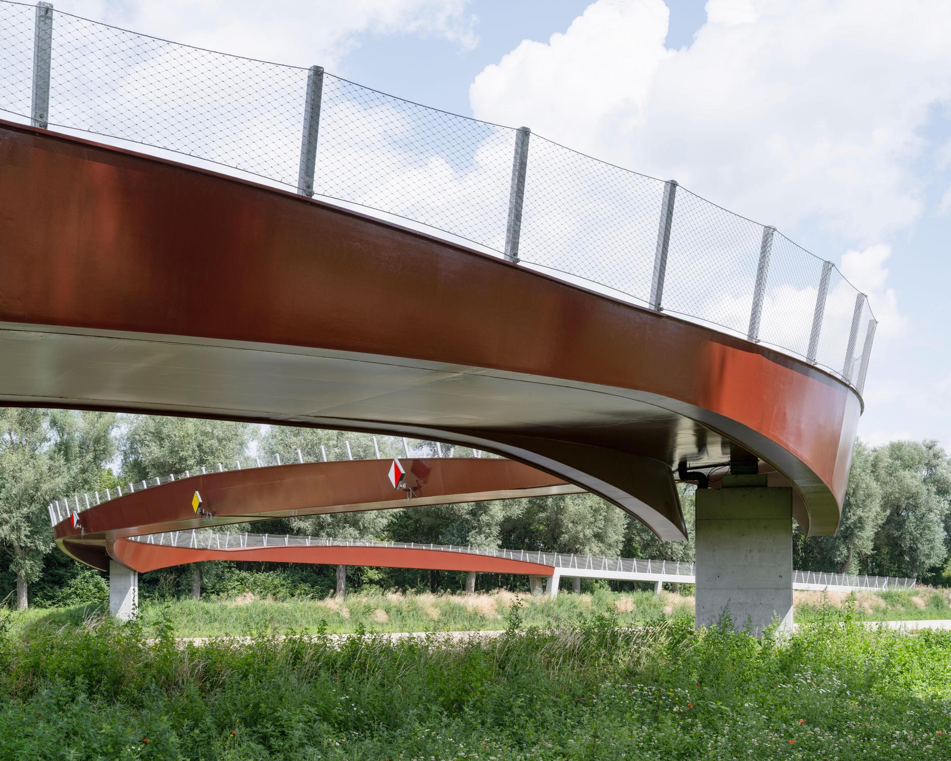 Vlasbrug bicycle bridge - image 3