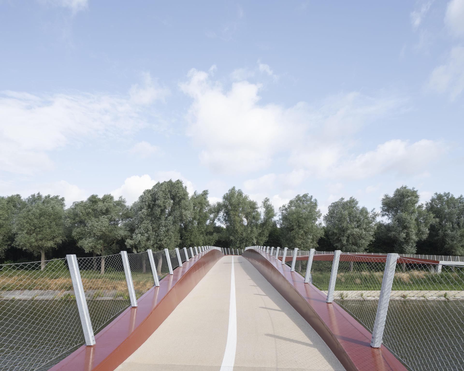 Vlasbrug bicycle bridge - image 5