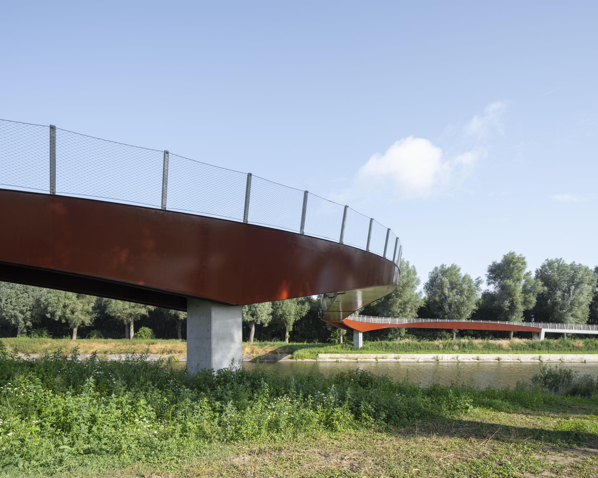 Vlasbrug bicycle bridge - image 7