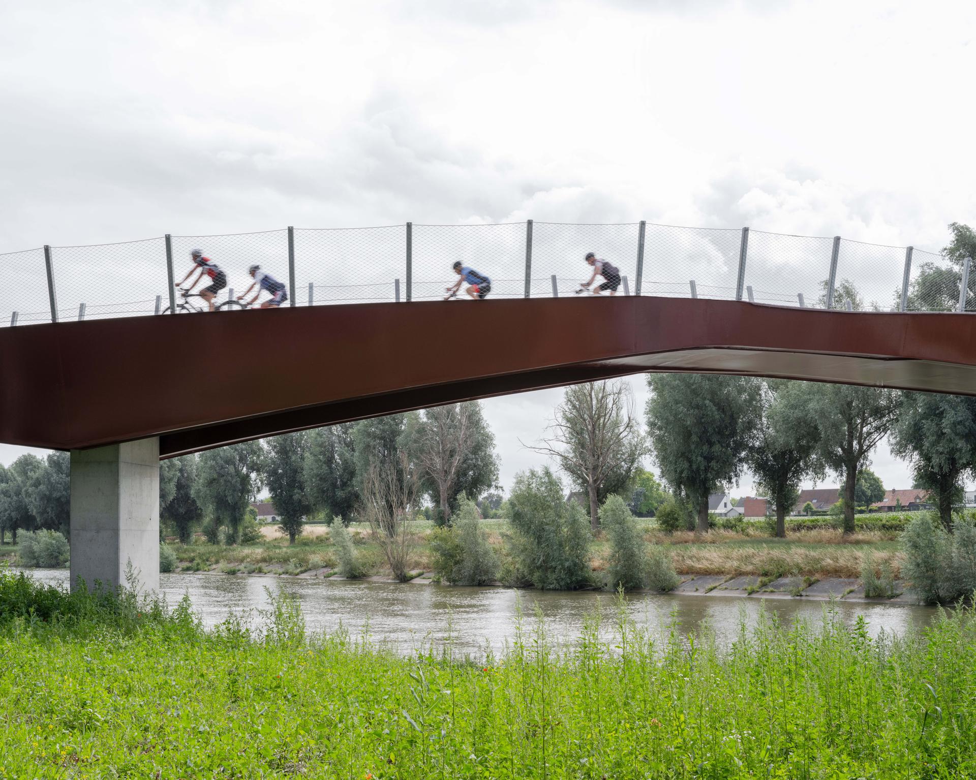 Vlasbrug bicycle bridge - image 8