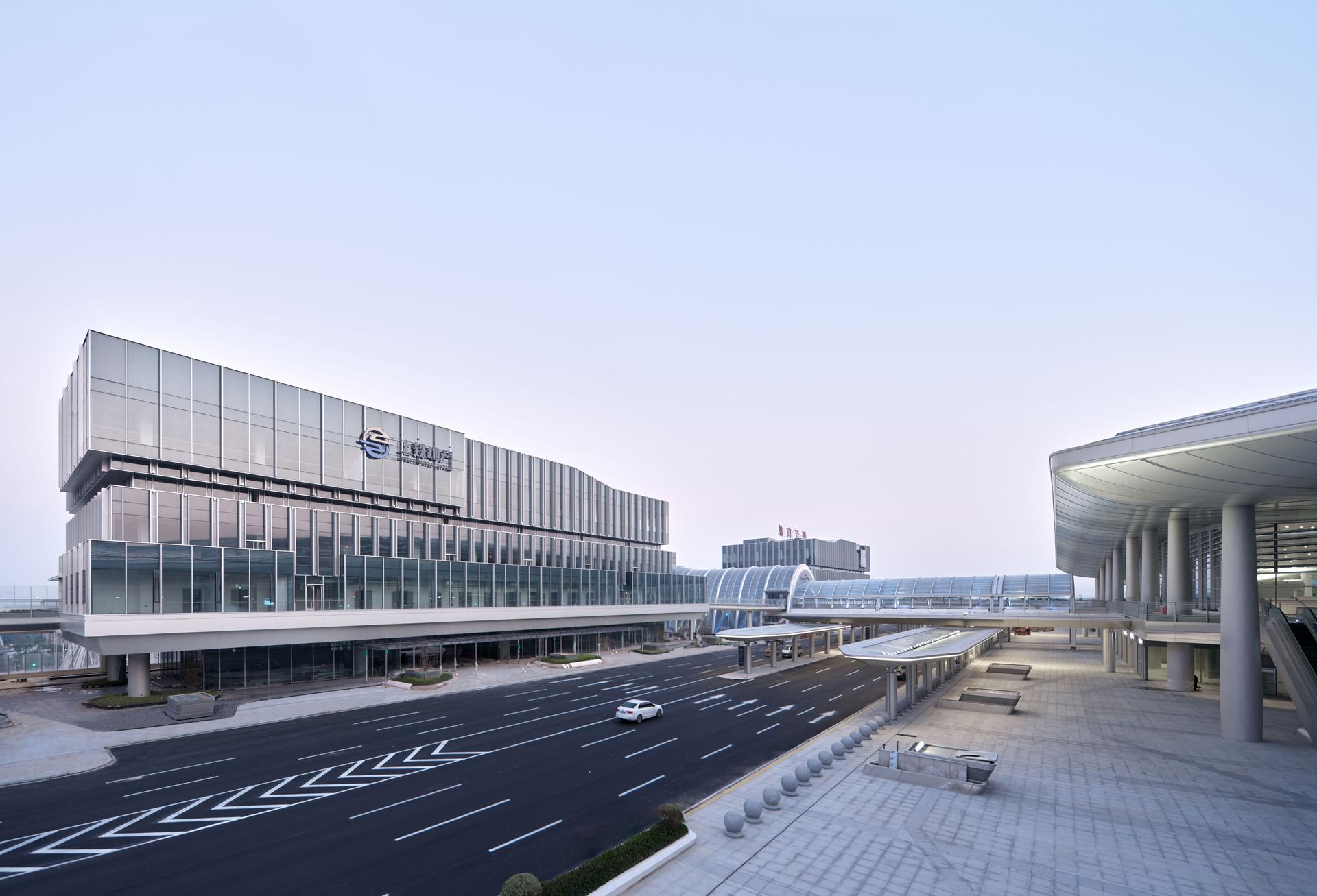 Hangzhouxi Railway Station - image 9