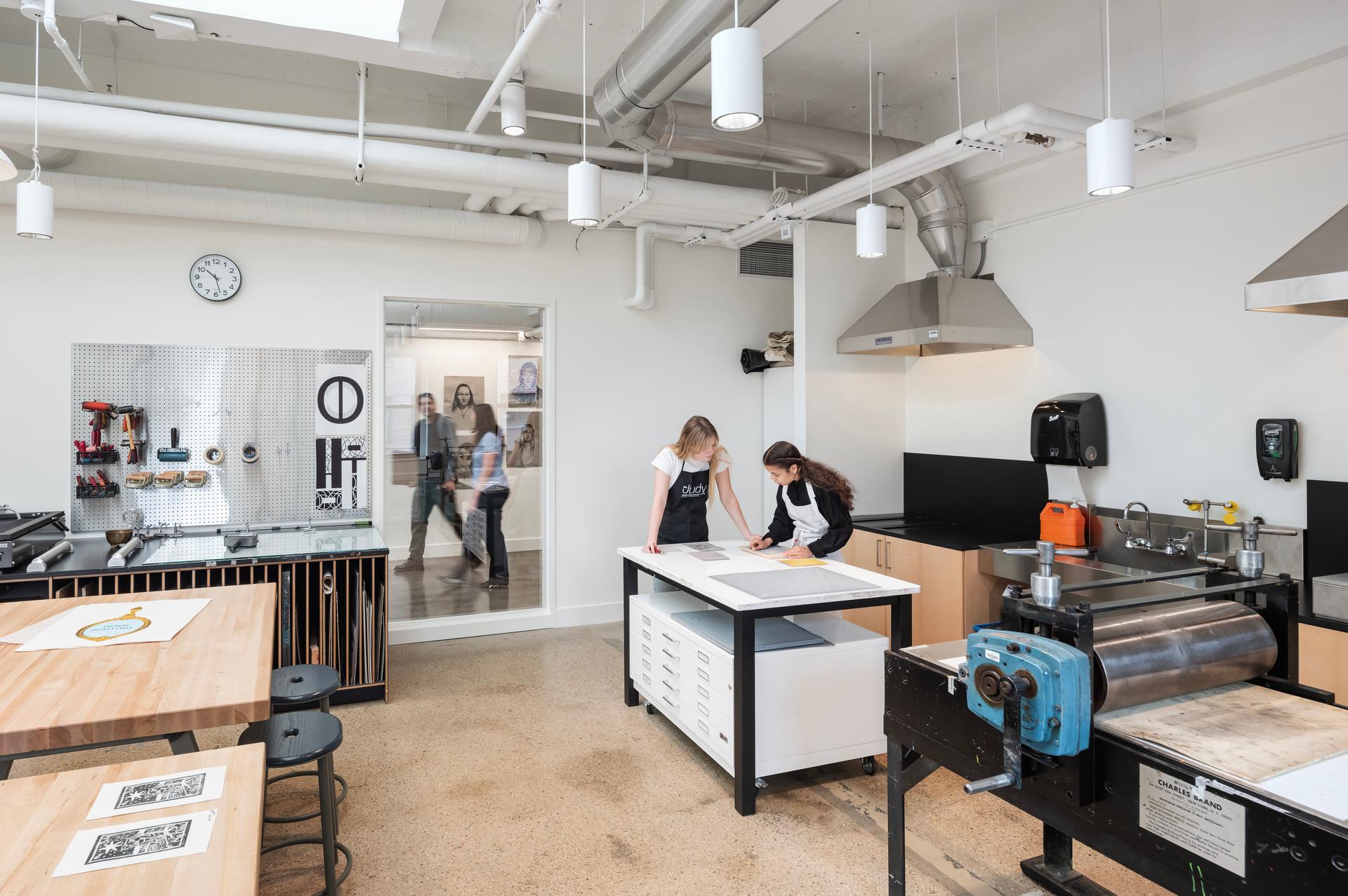 Marymount Manhattan College: The Judith Mara Carson Center for Visual Arts - image 4