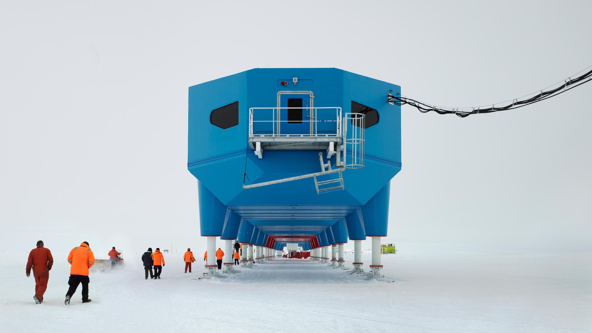 Halley VI Antarctic Research Station - image 3