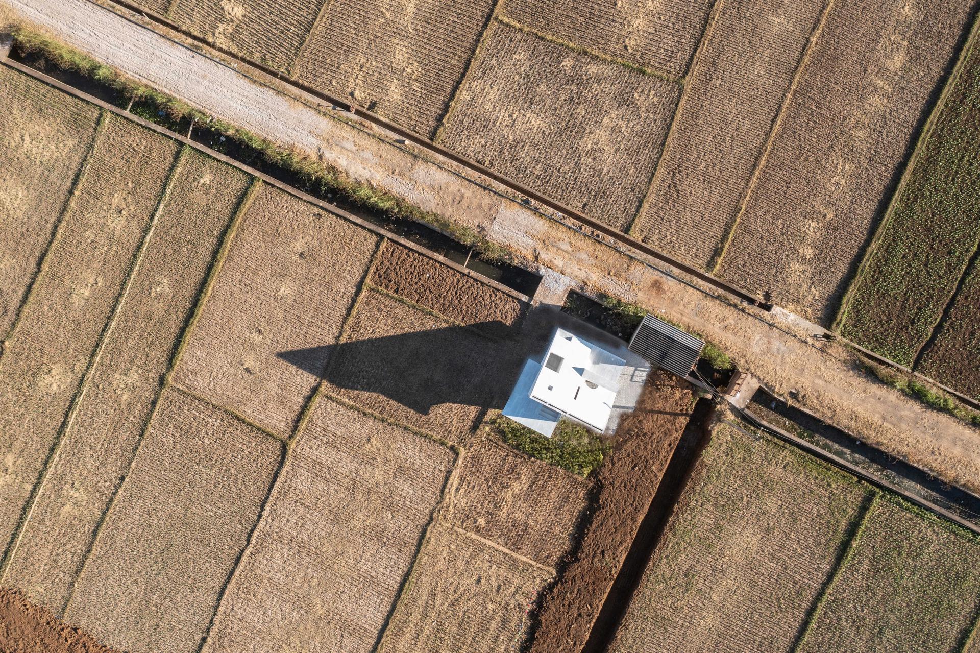 Concrete Pavilion –pumping station - image 13