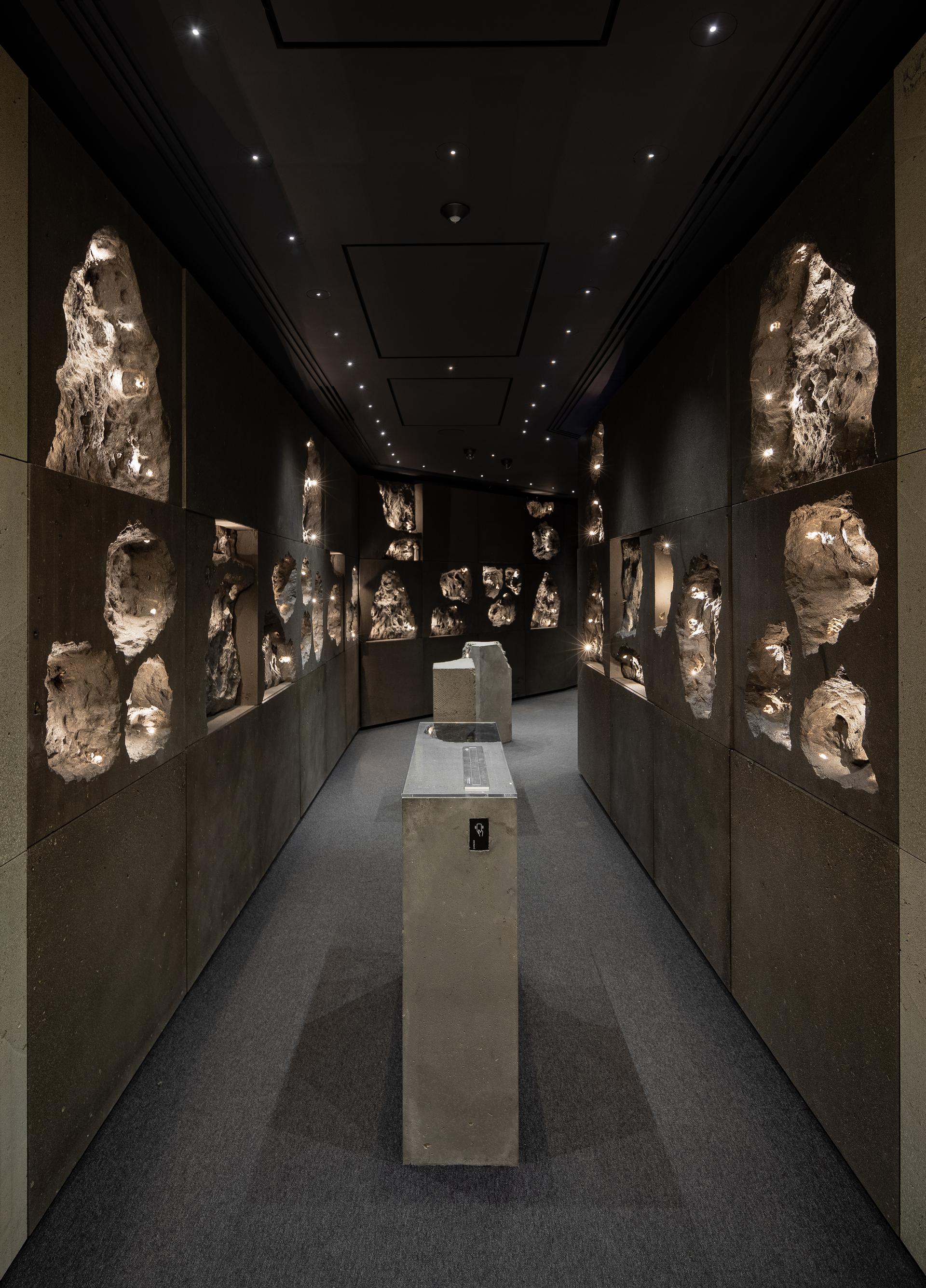 Beheshti Gold Gallery (Bijou Shop in Tehran Grand Bazaar) - image 6